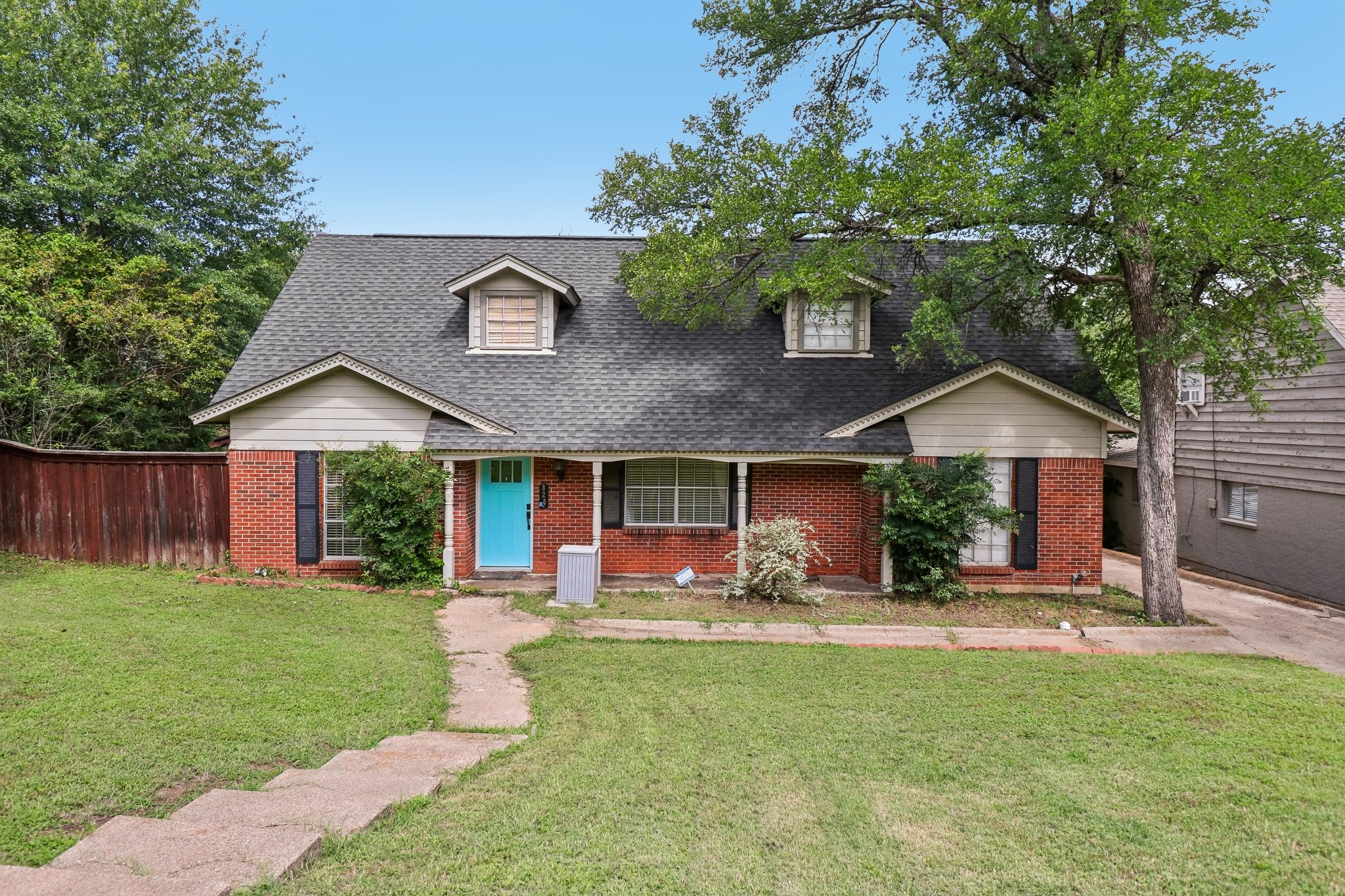 820 N Bowen Road Arlington TX 76012