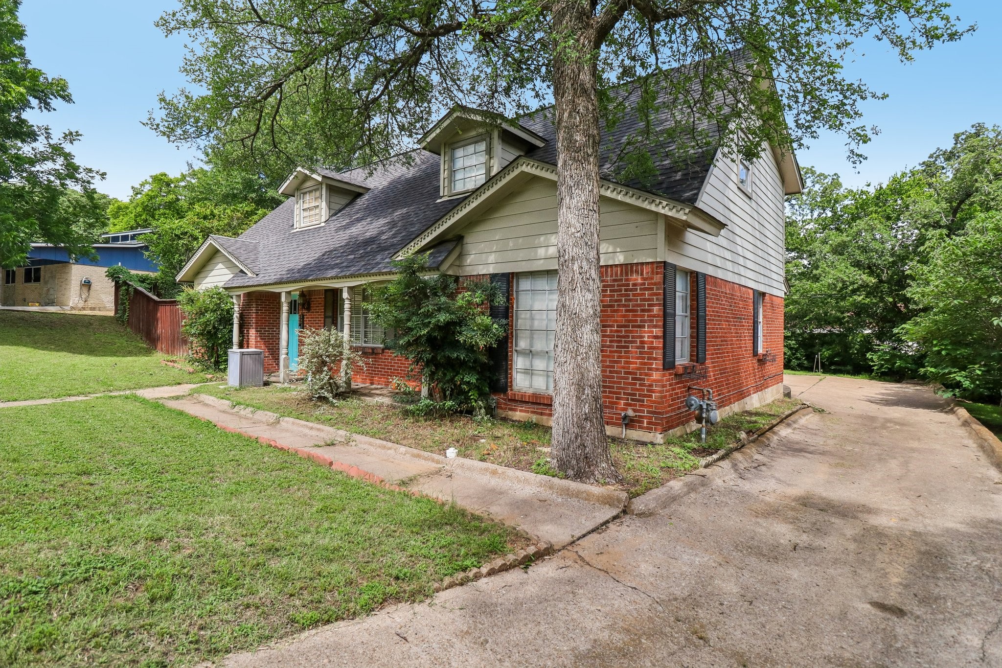 820 N Bowen Road Arlington TX 76012