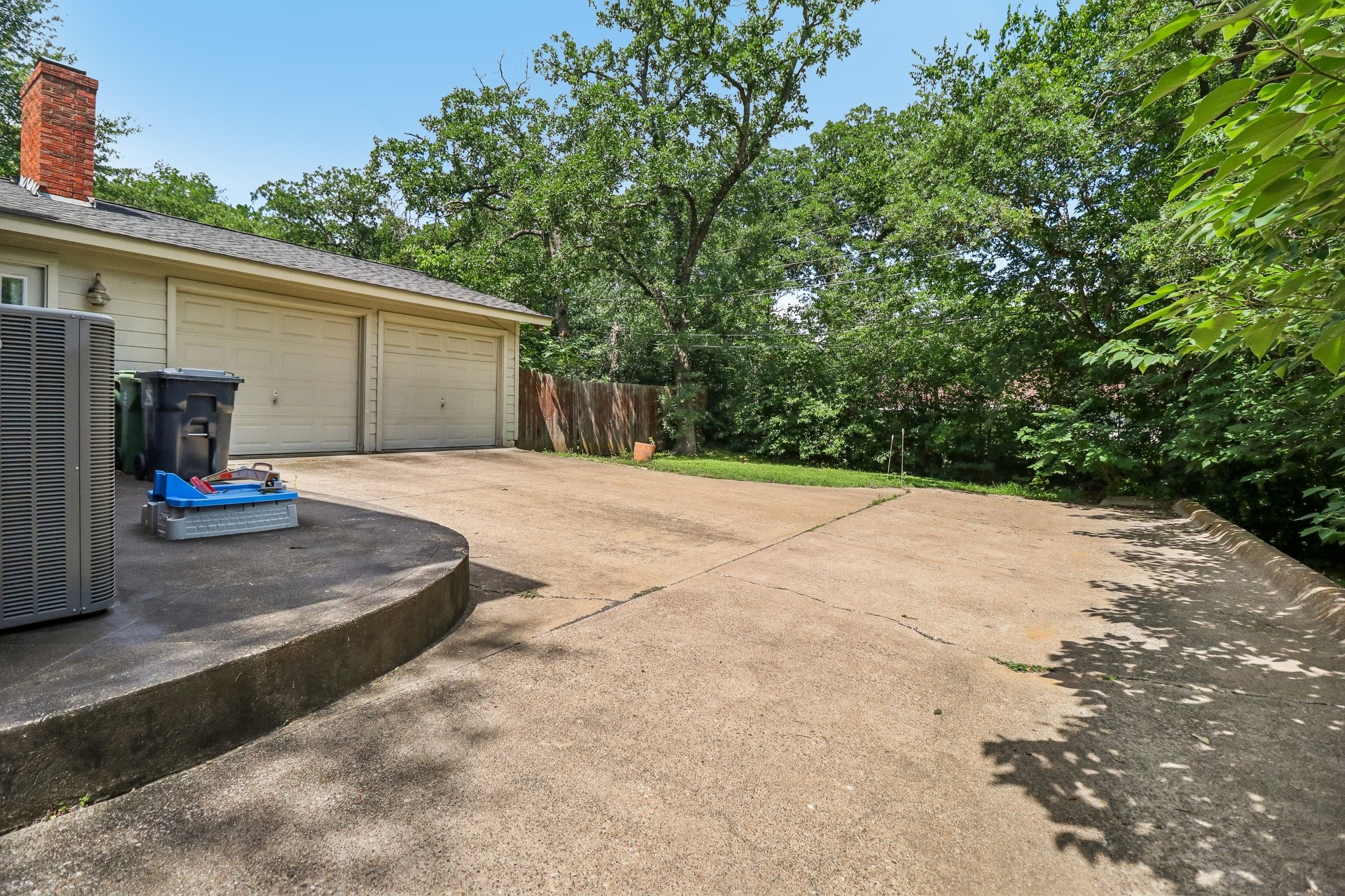 820 N Bowen Road Arlington TX 76012