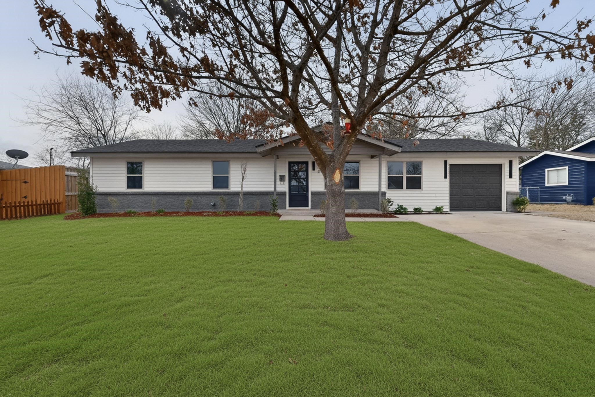 420 Hillcrest Street Mansfield TX 76063