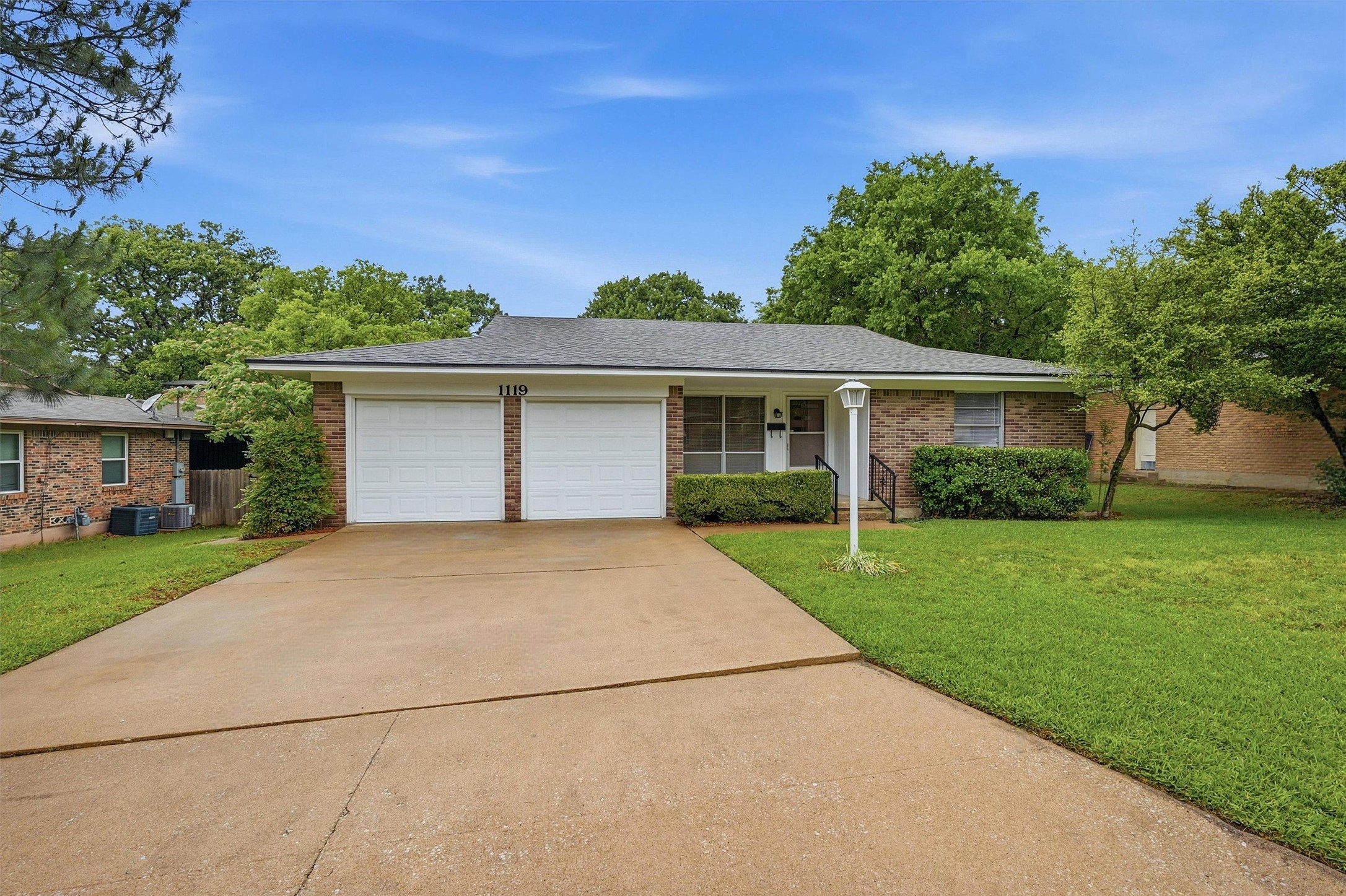 1119 W Mcgee Street Sherman TX 75092