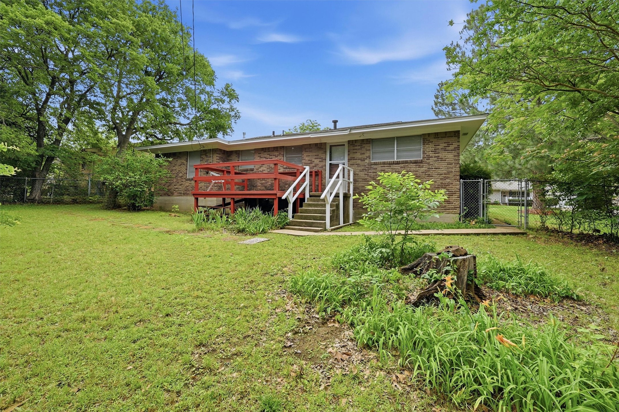 1119 W Mcgee Street Sherman TX 75092