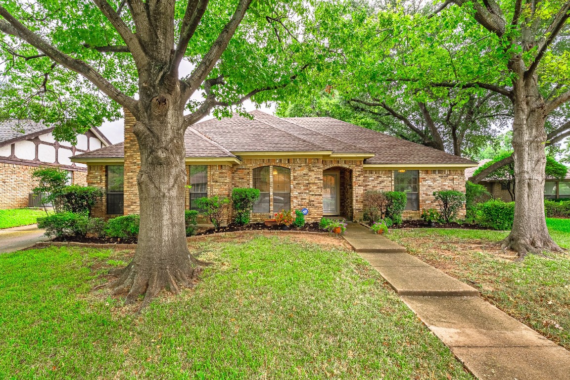 2715 Wooded Acres Drive Arlington TX 76016