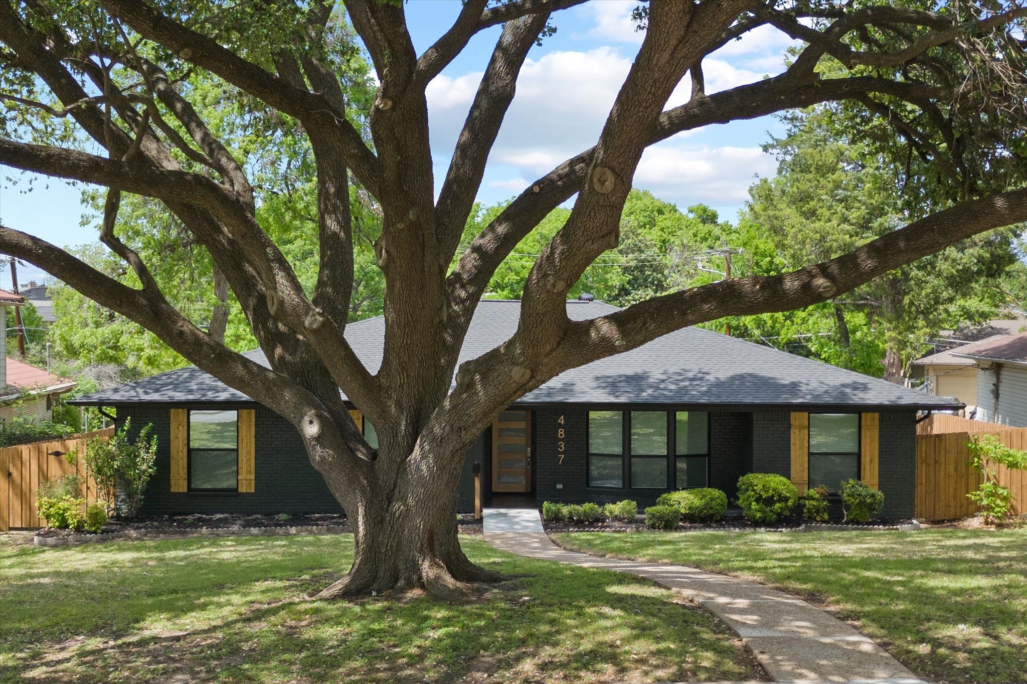 4837 Ashbrook Road Dallas TX 75227