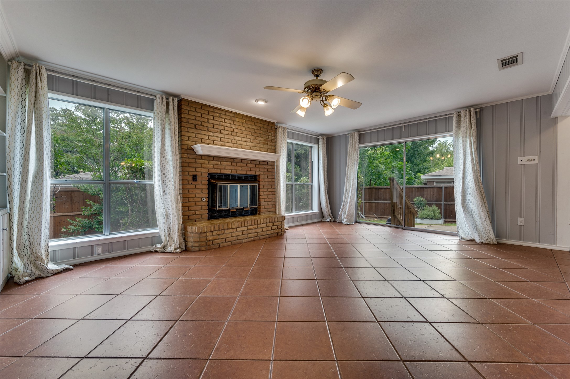 1710 Henderson Court Irving TX 75061