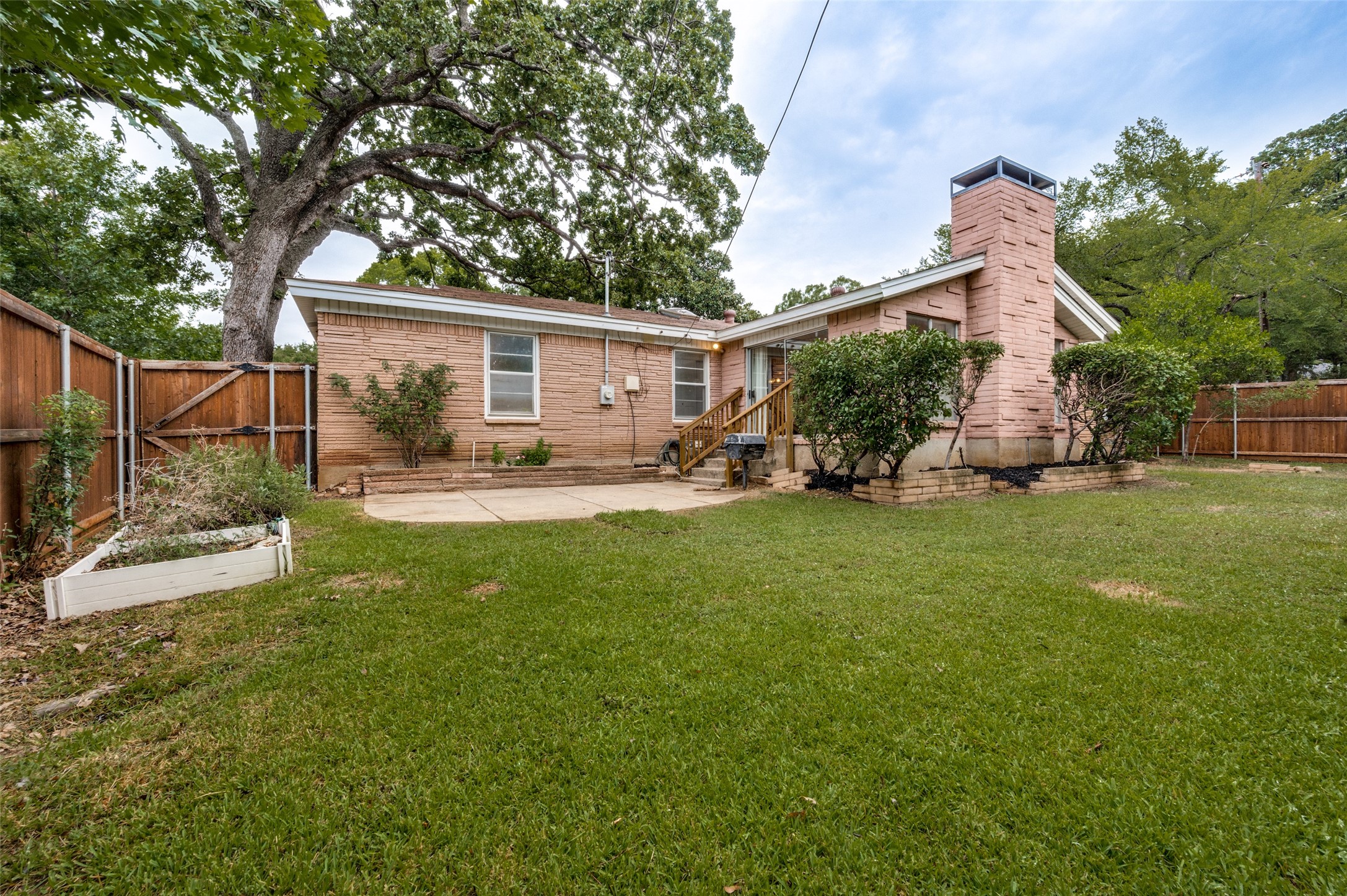 1710 Henderson Court Irving TX 75061