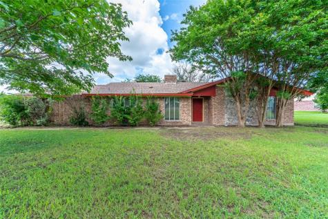 202 Twin Lakes Drive Waxahachie TX 75165