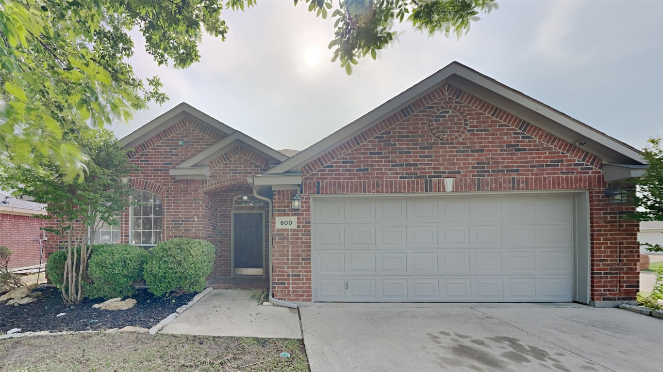 600 Oak Hollow Trail Saginaw TX 76179