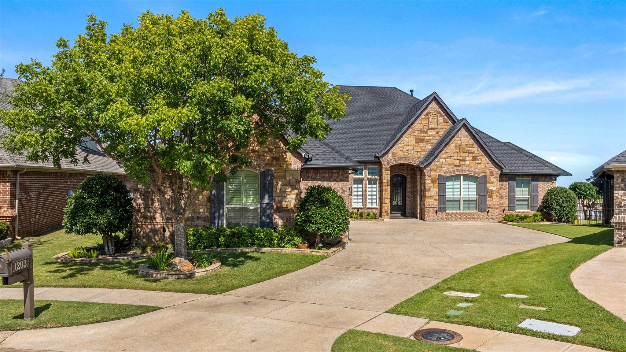 1203 Huntington Cove Court Granbury TX 76048