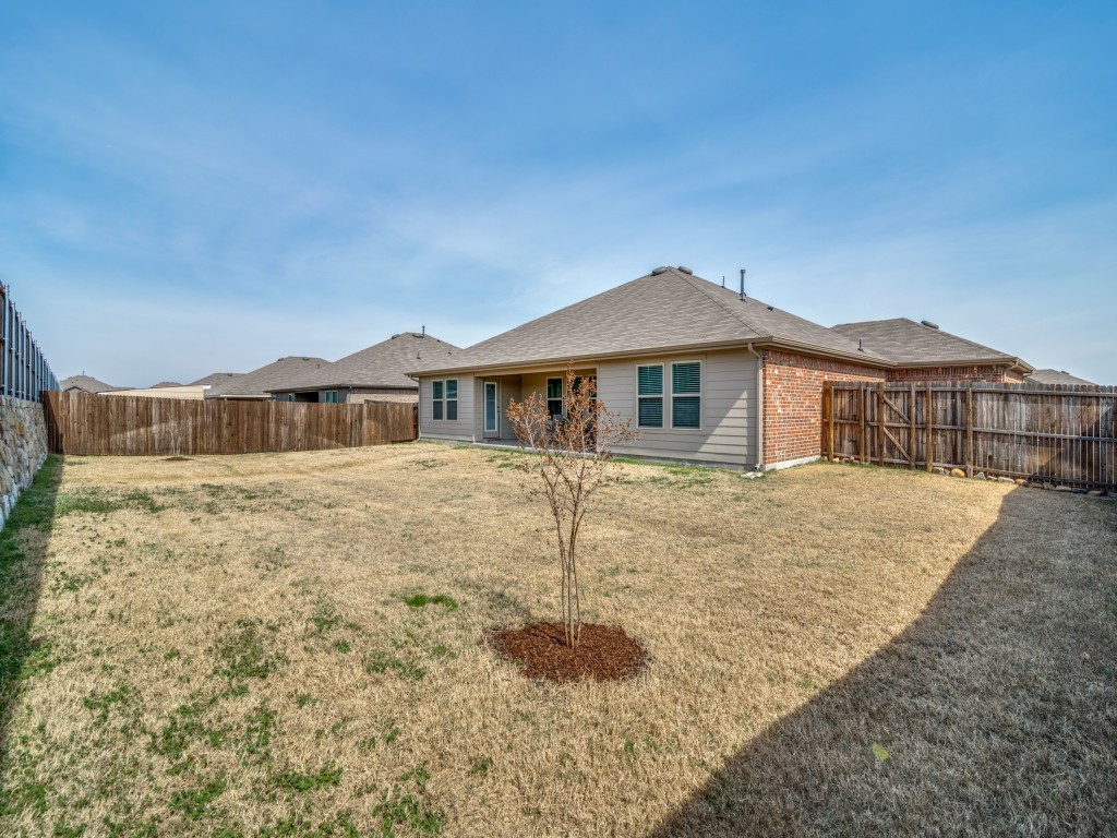 806 Martingale Drive Nevada TX 75173