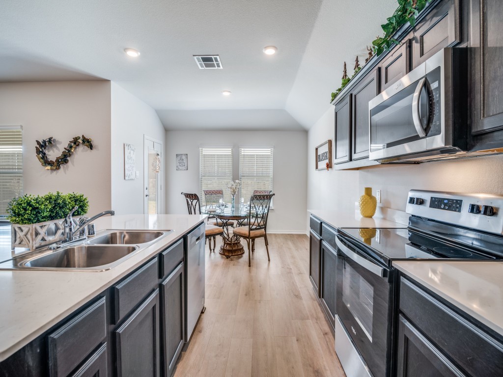 806 Martingale Drive Nevada TX 75173