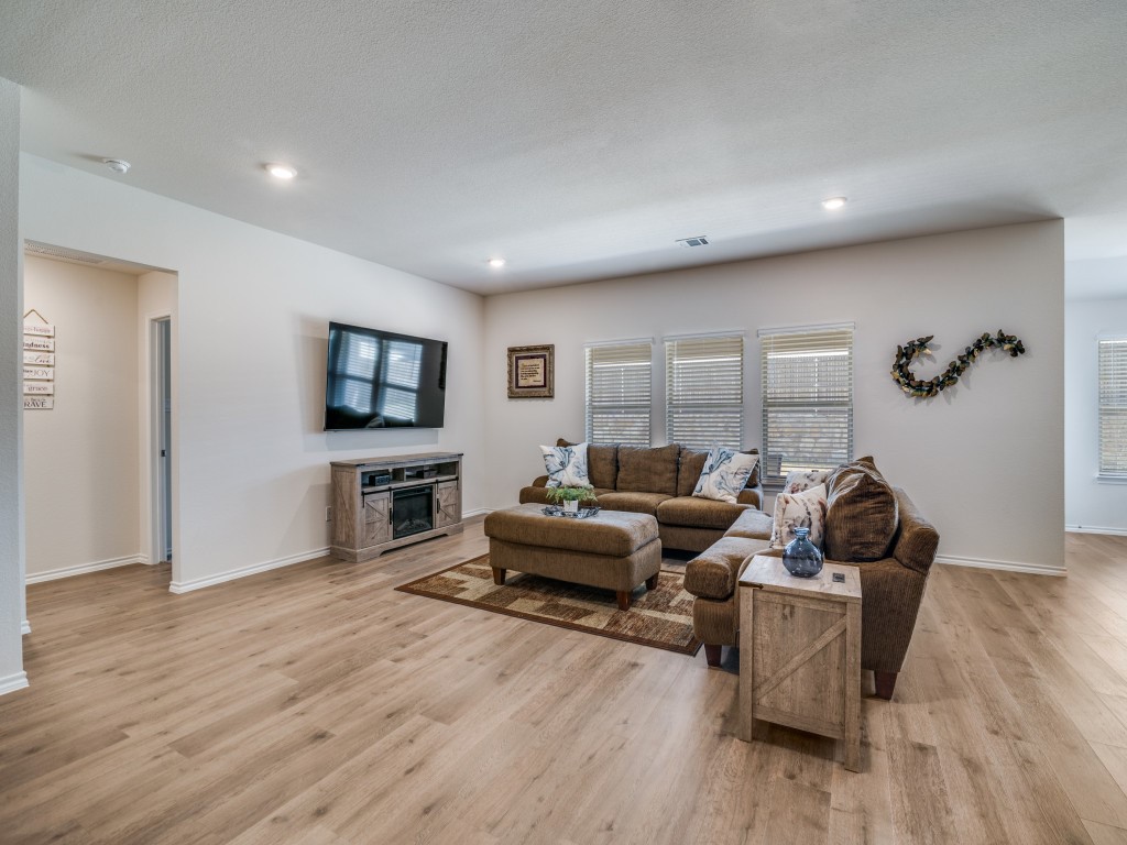 806 Martingale Drive Nevada TX 75173