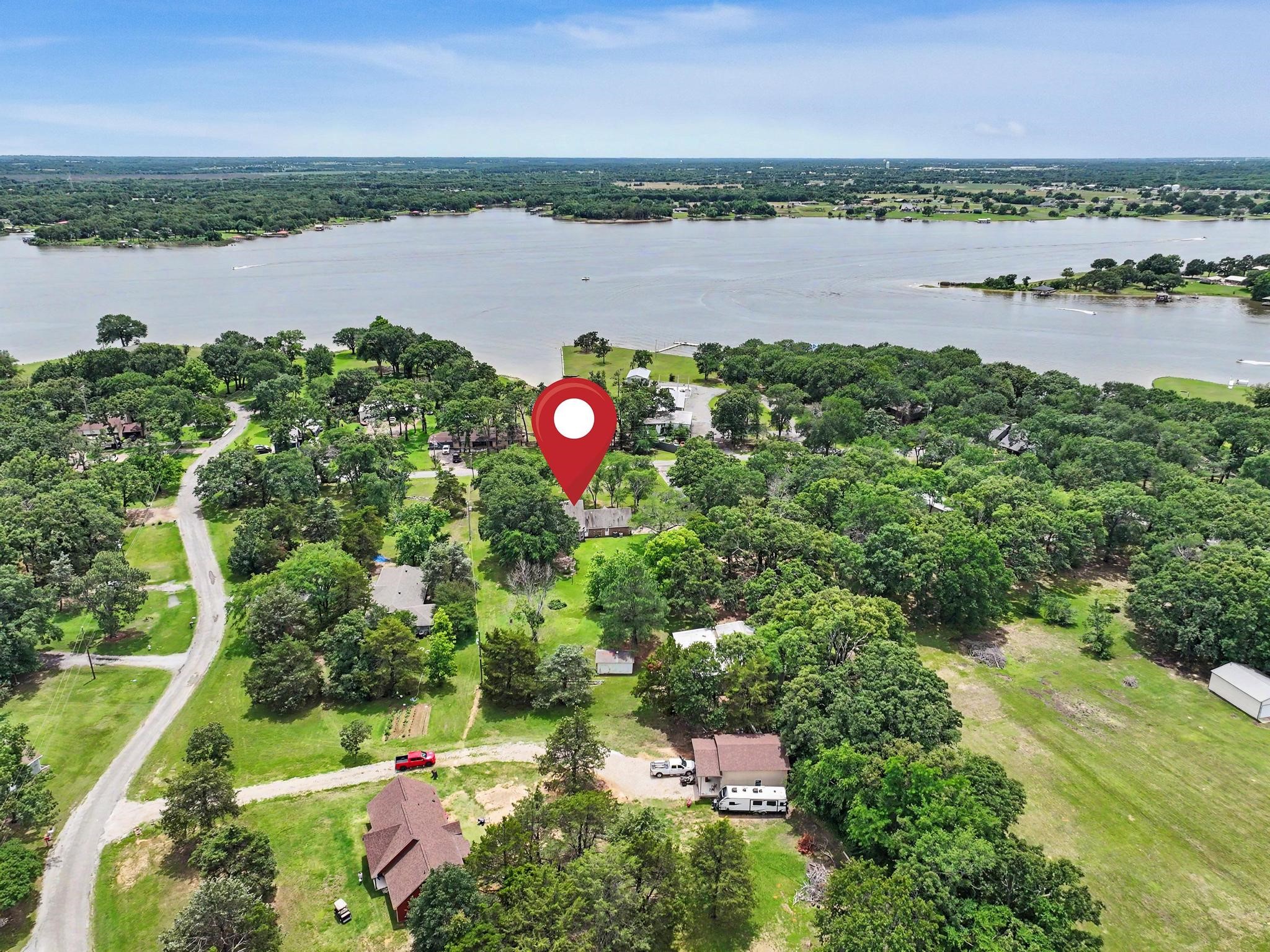 2811 N Shore Drive Bonham TX 75418