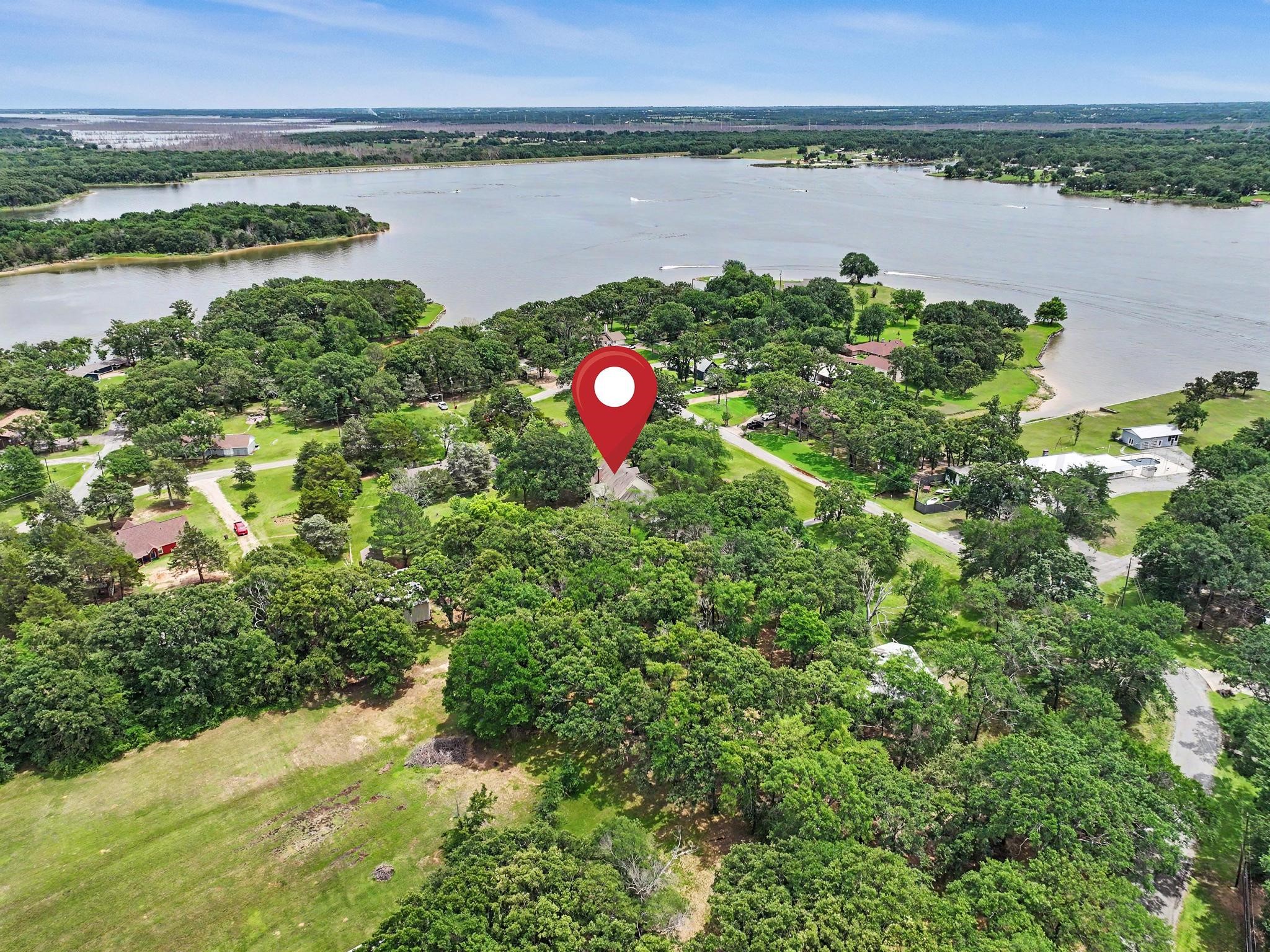 2811 N Shore Drive Bonham TX 75418