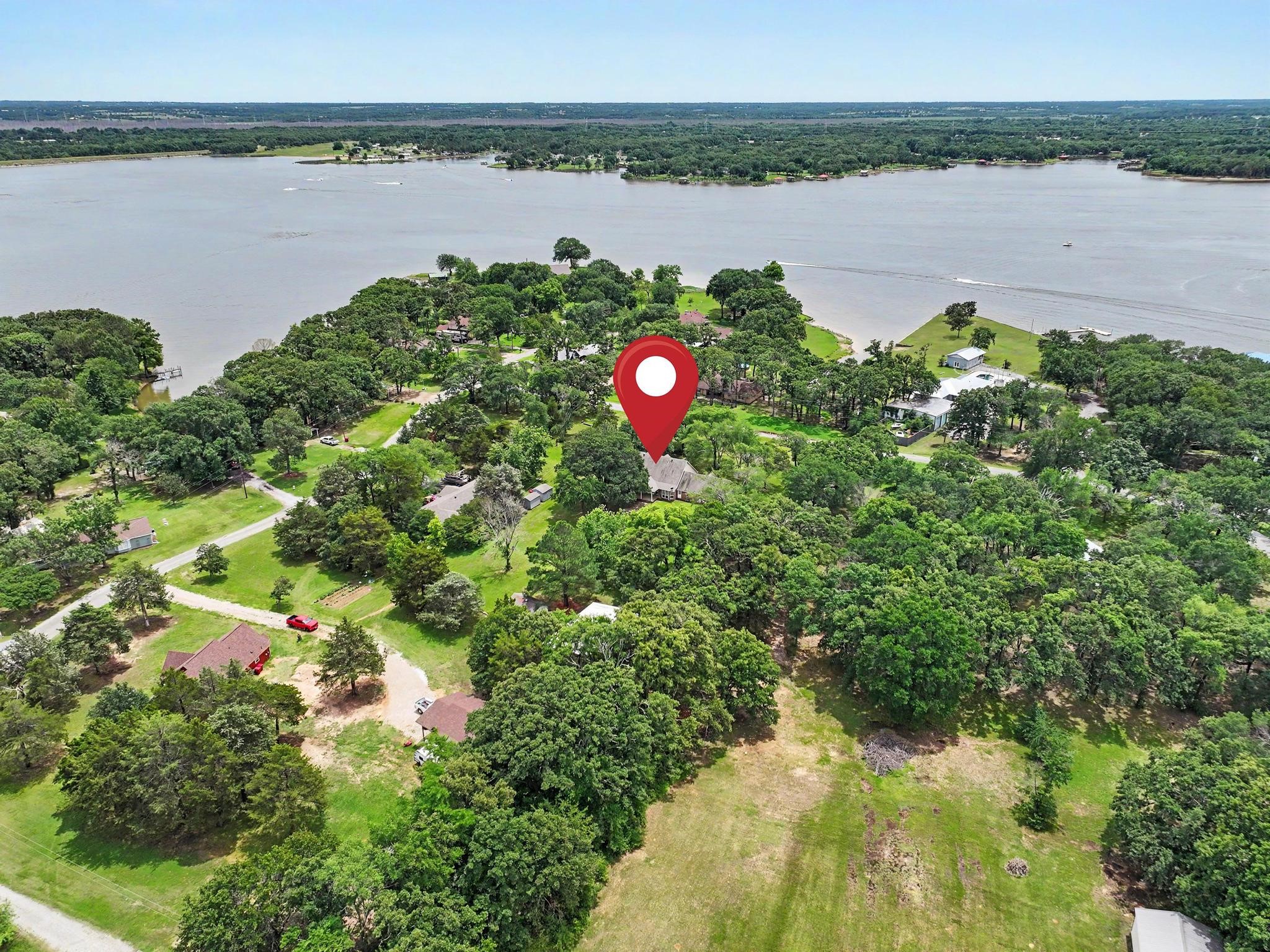 2811 N Shore Drive Bonham TX 75418