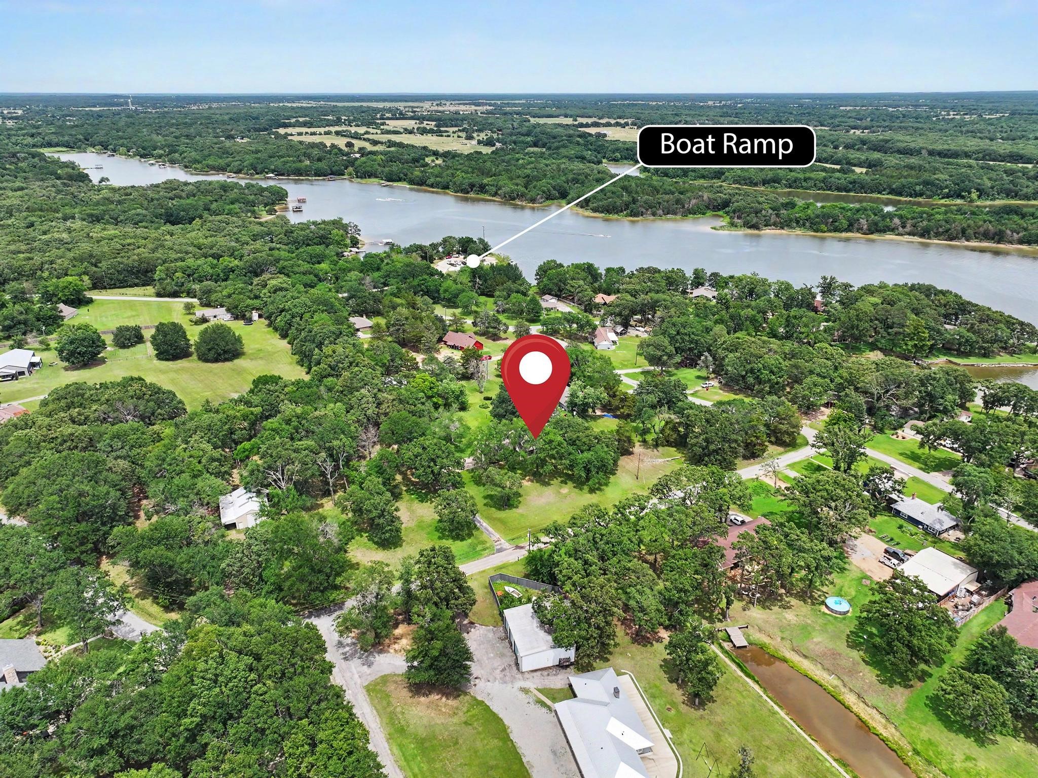 2811 N Shore Drive Bonham TX 75418