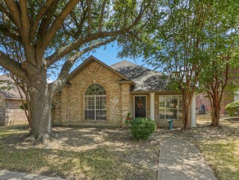 821 Chaparral Drive Grand Prairie TX 75052