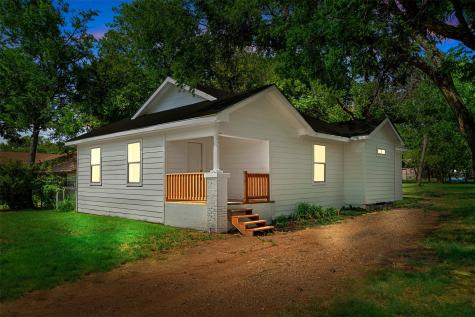 1512 N Wilhite Street Cleburne TX 76031