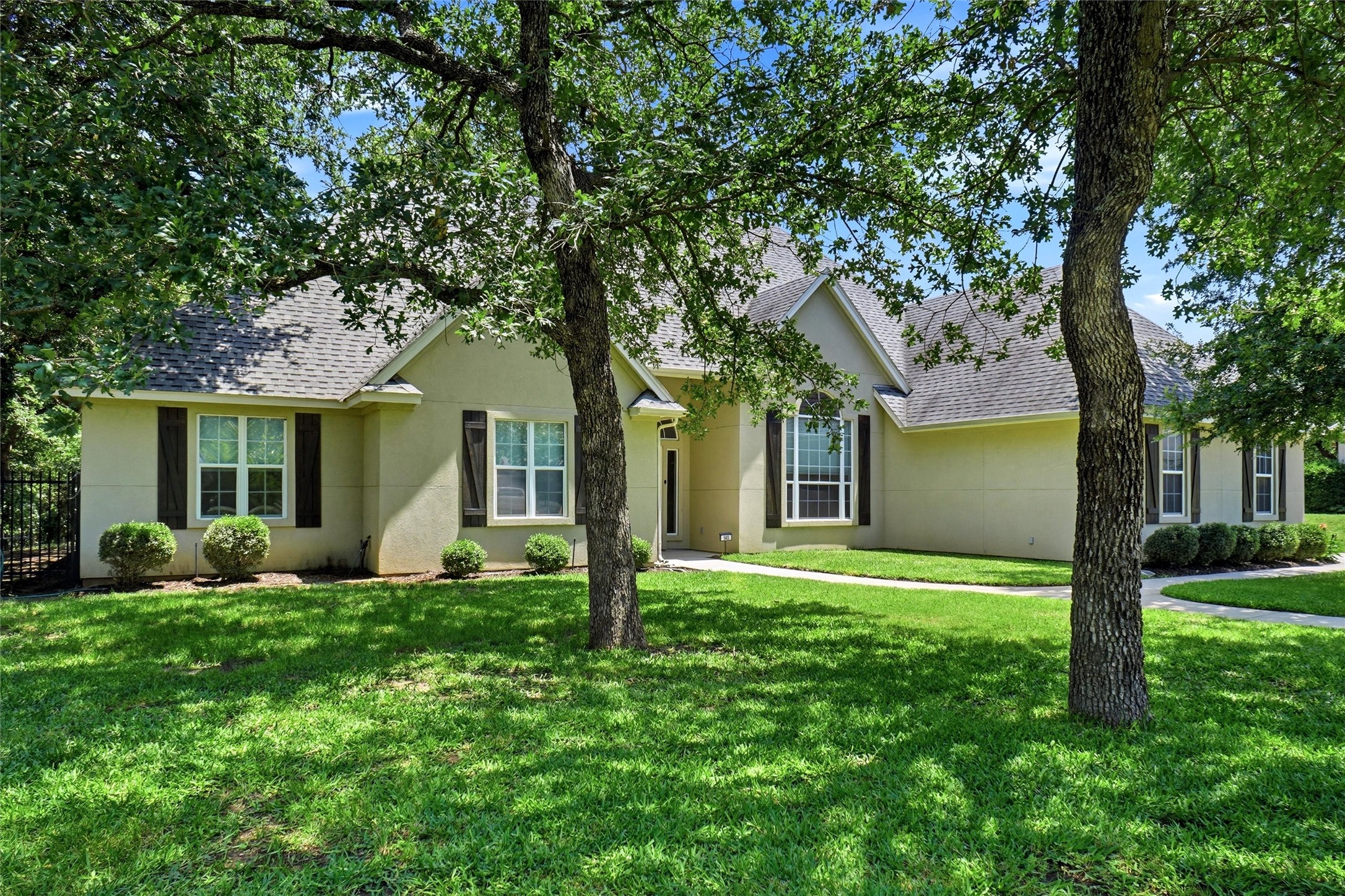 102 Manders Court Runaway Bay TX 76426