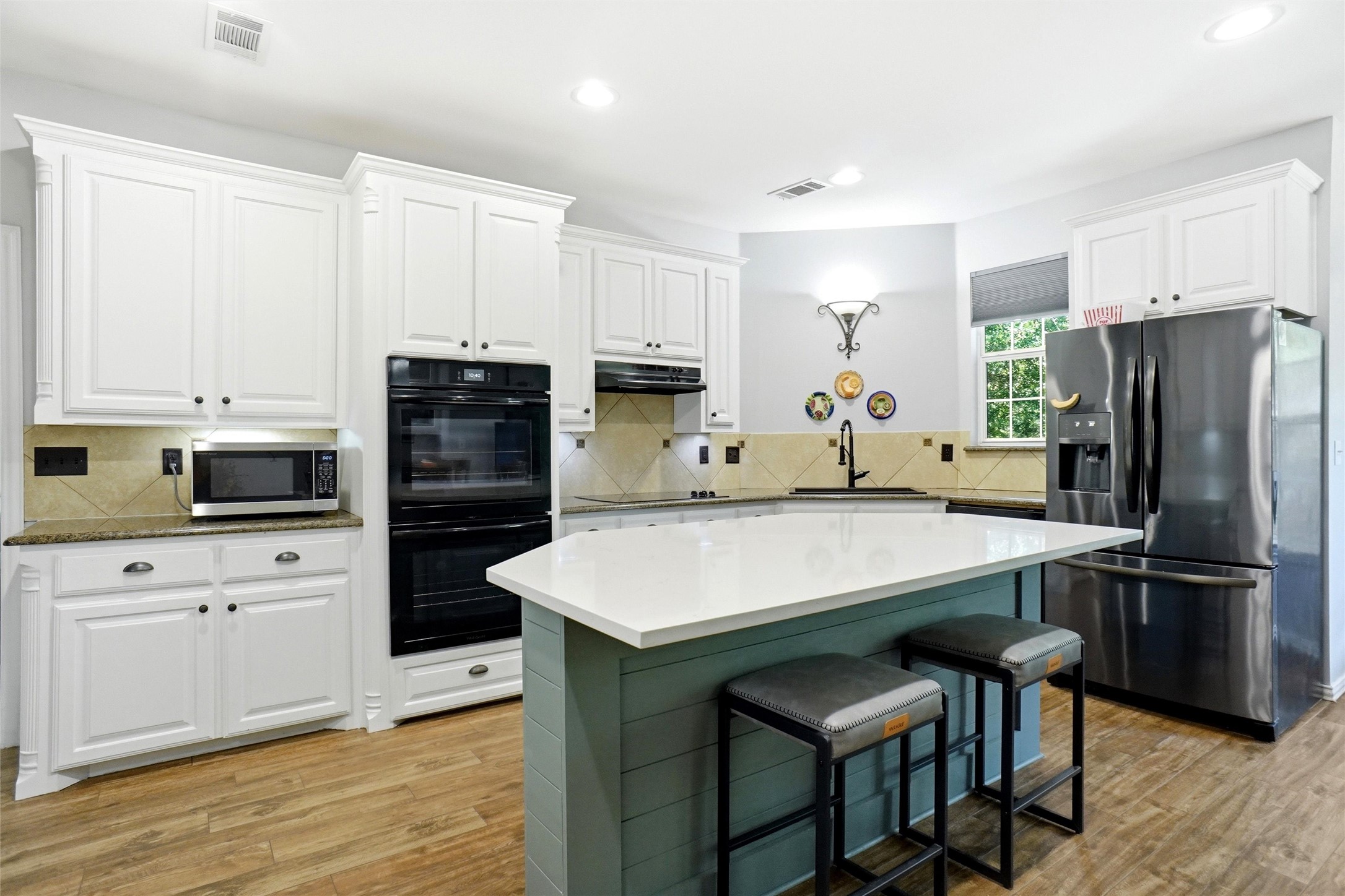 102 Manders Court Runaway Bay TX 76426