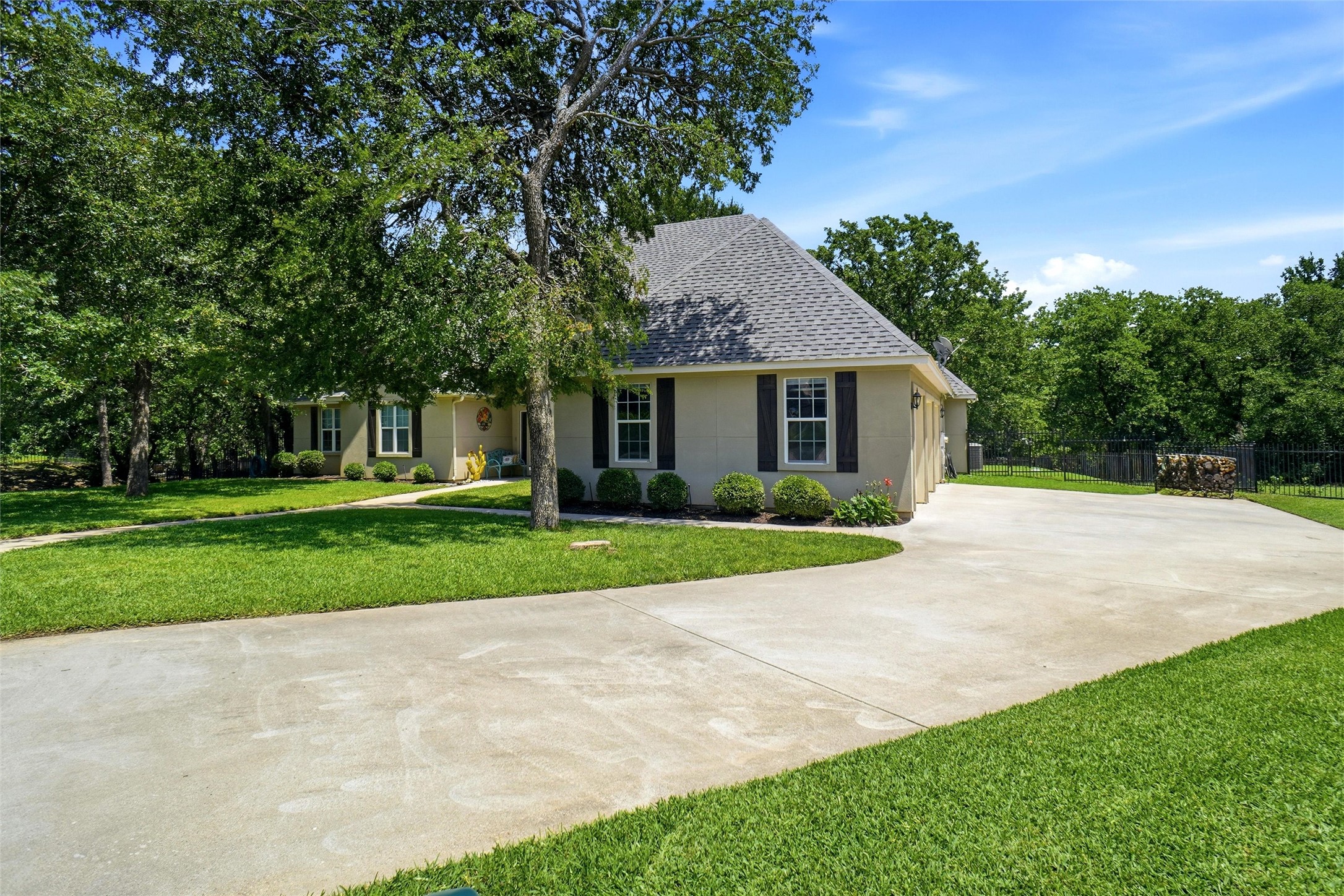 102 Manders Court Runaway Bay TX 76426