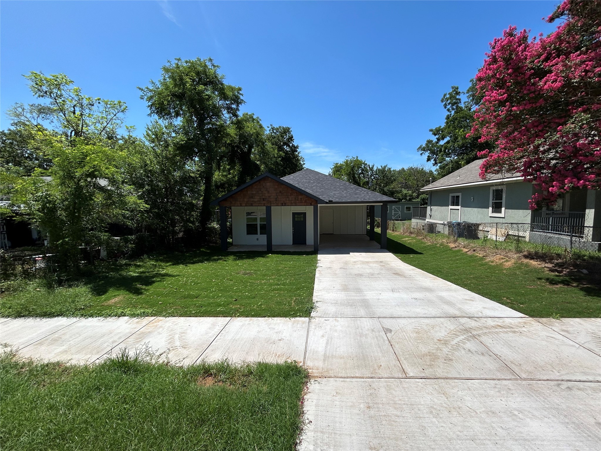 622 E Woodard Street Denison TX 75021