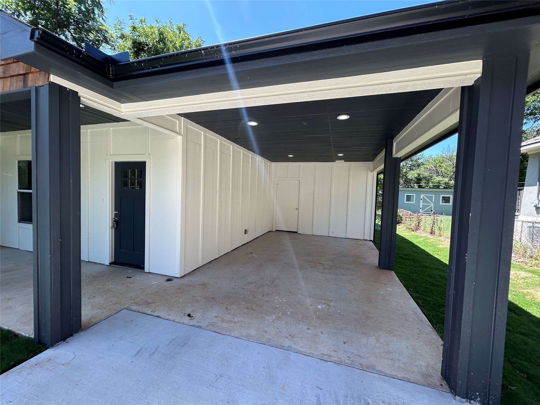 622 E Woodard Street Denison TX 75021