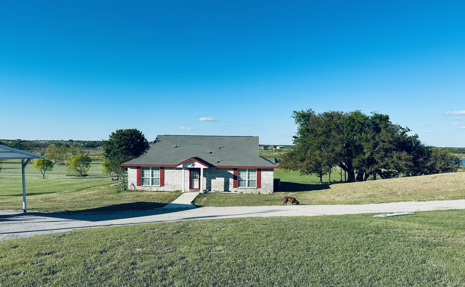 333 Lake Point Comanche TX 76442