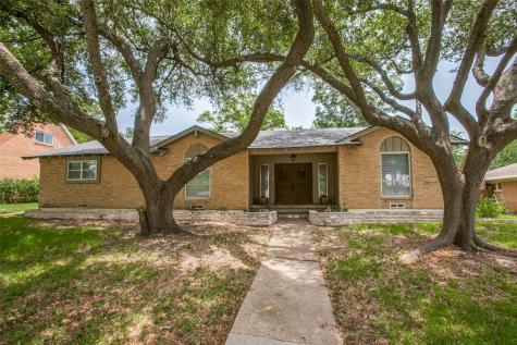1404 Iroquois Drive Garland TX 75043