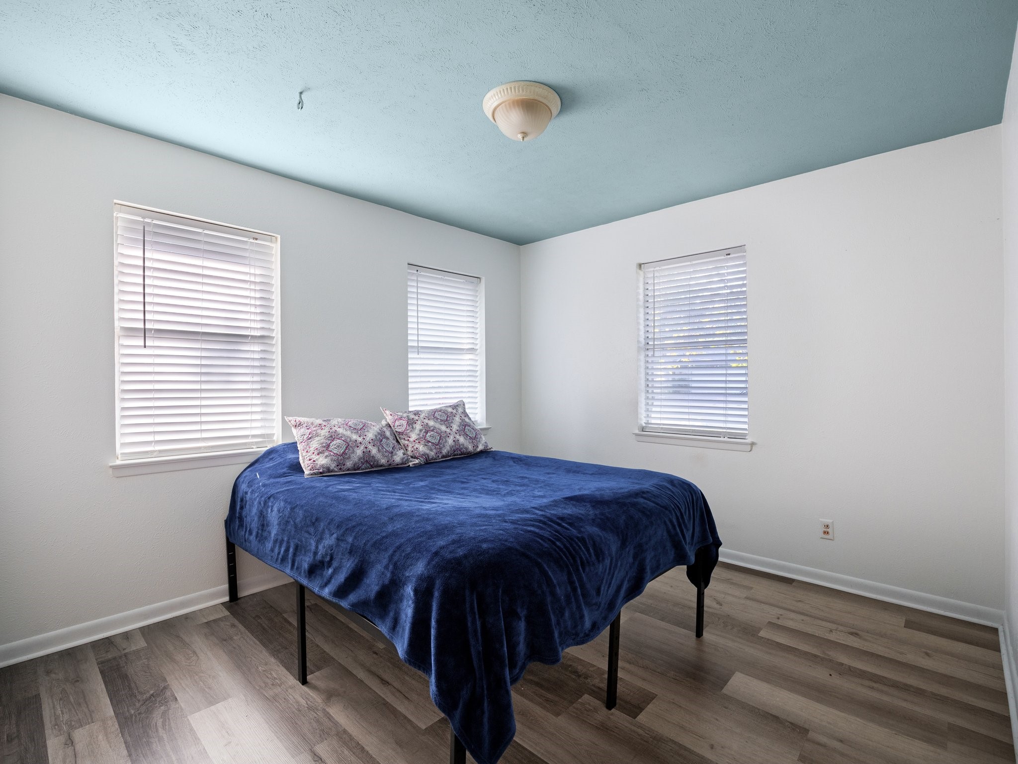 209 W Avenue K Midlothian TX 76065