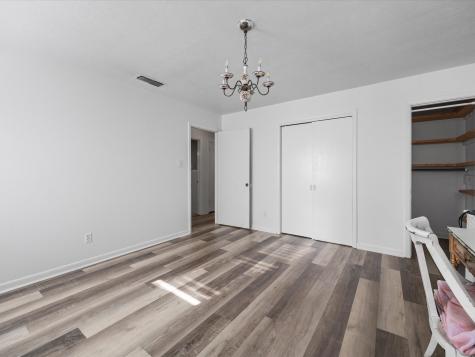 209 W Avenue K Midlothian TX 76065
