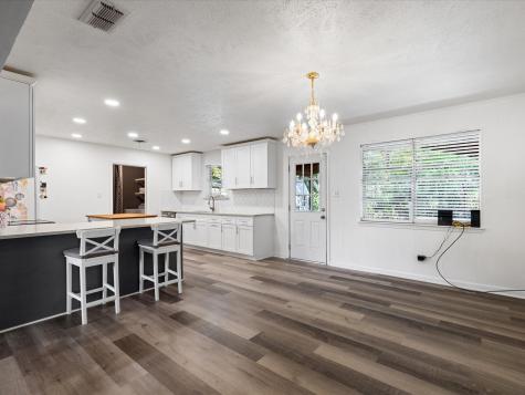 209 W Avenue K Midlothian TX 76065