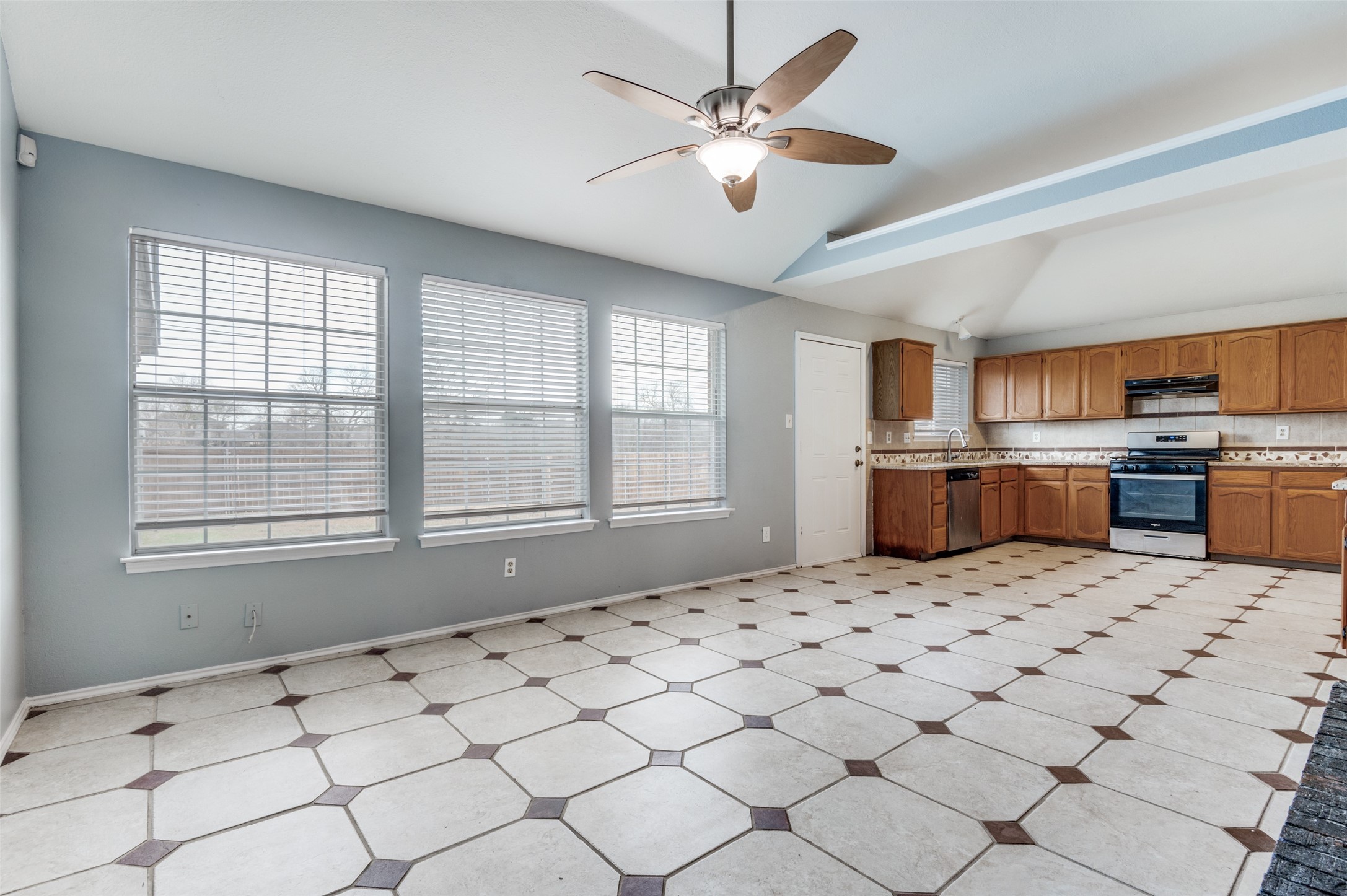 1004 Eagle Drive Desoto TX 75115