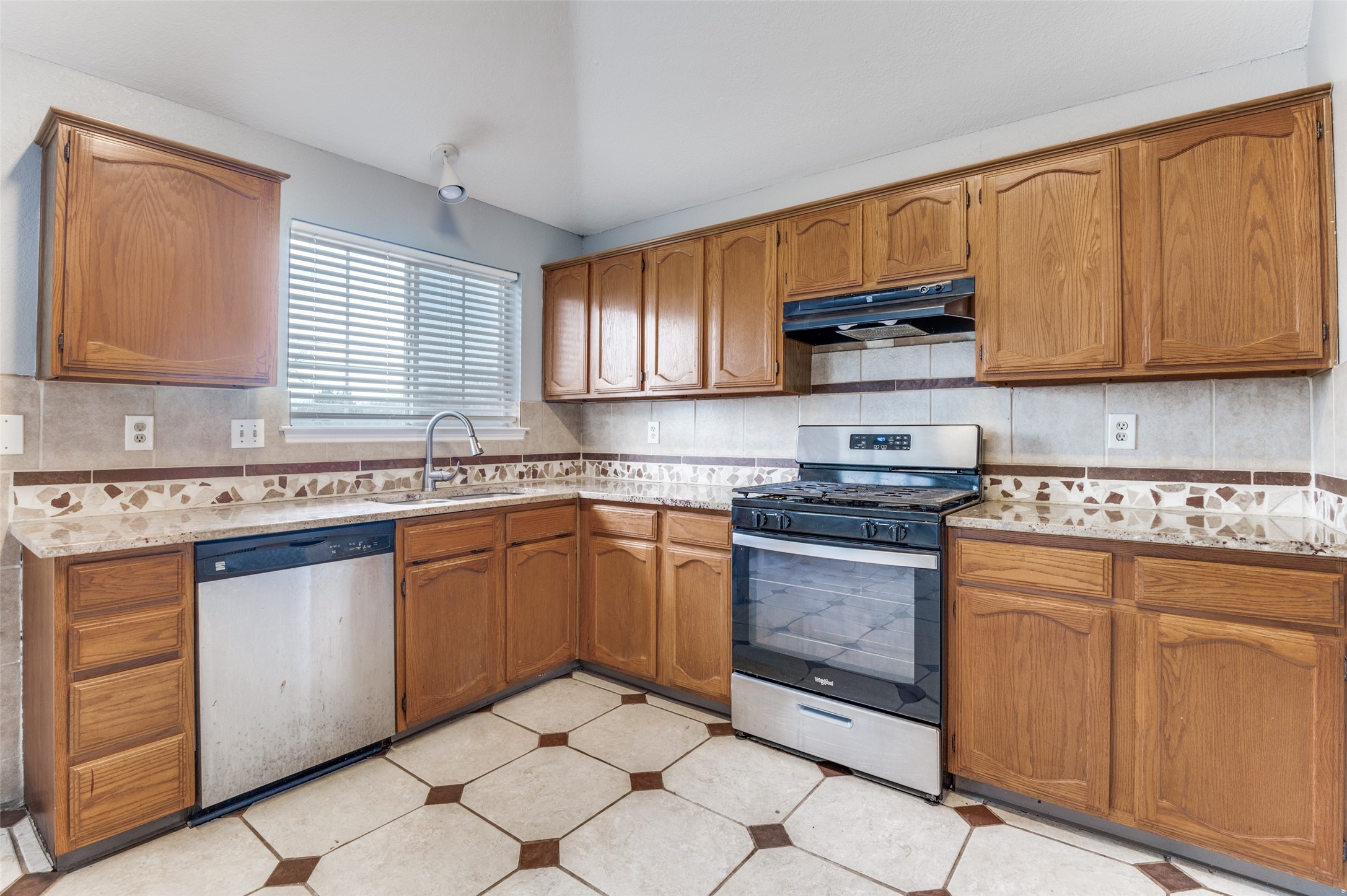 1004 Eagle Drive Desoto TX 75115