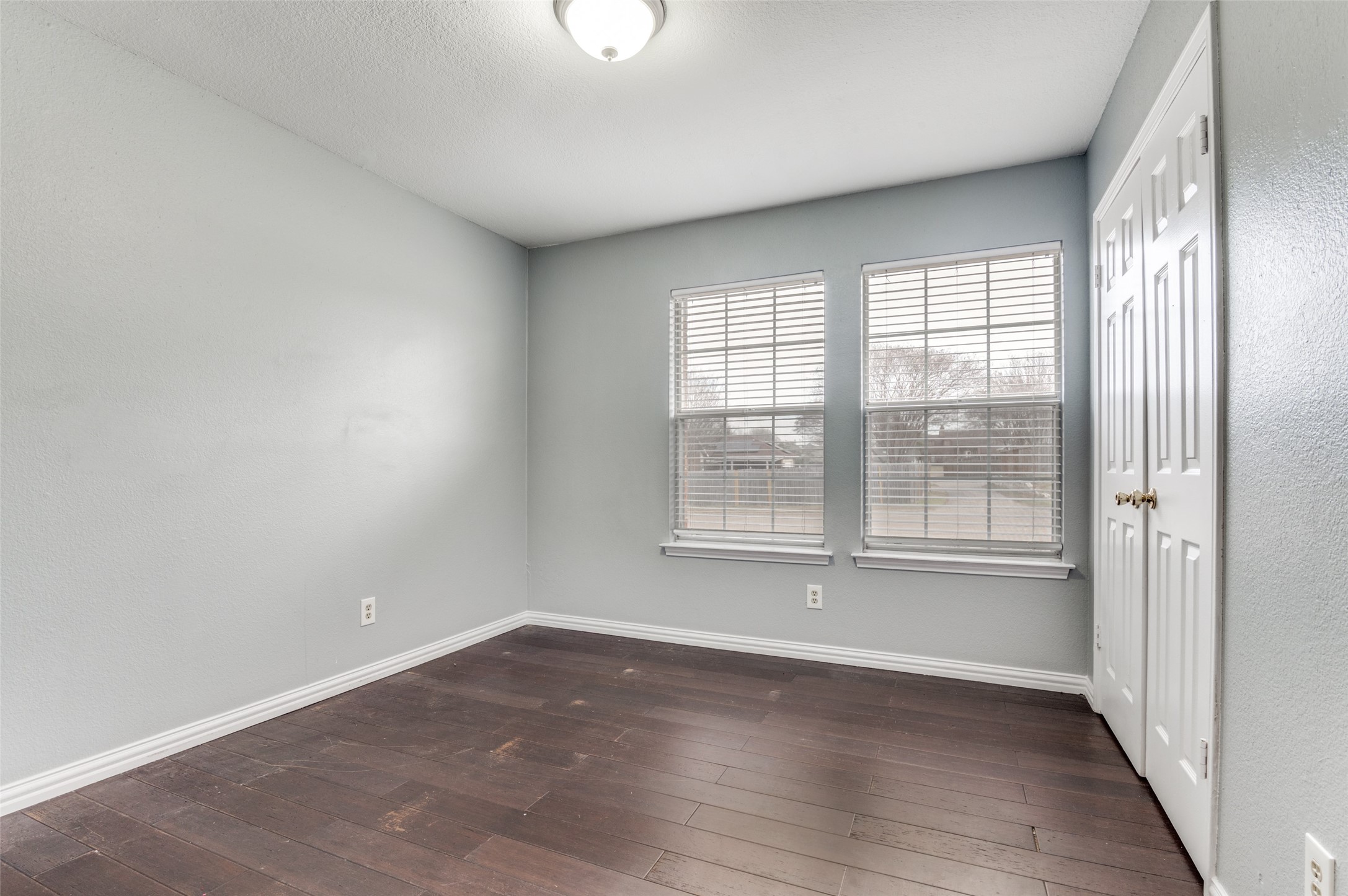 1004 Eagle Drive Desoto TX 75115