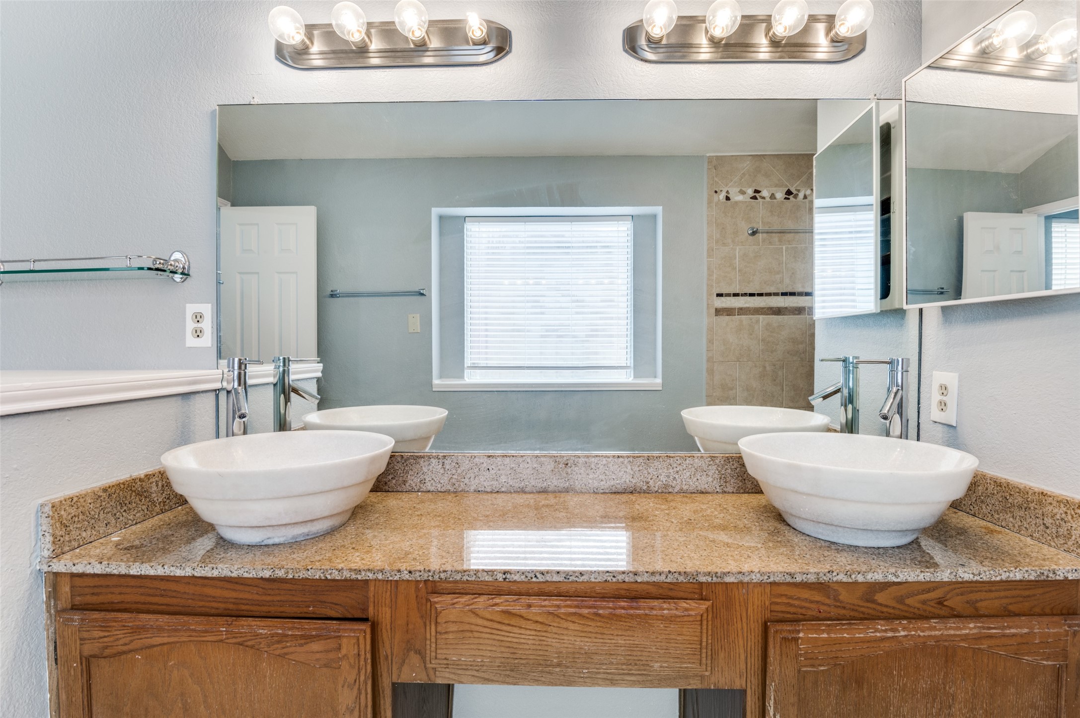 1004 Eagle Drive Desoto TX 75115