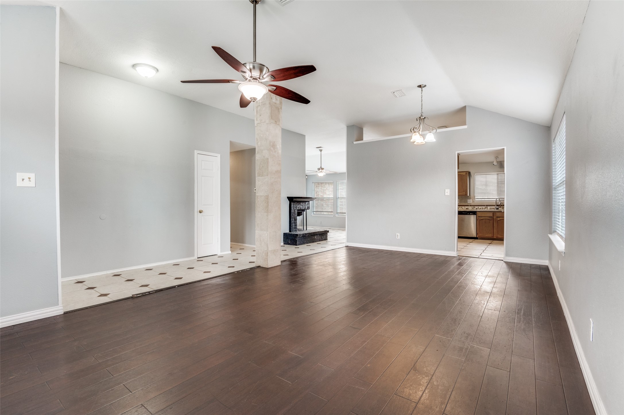 1004 Eagle Drive Desoto TX 75115