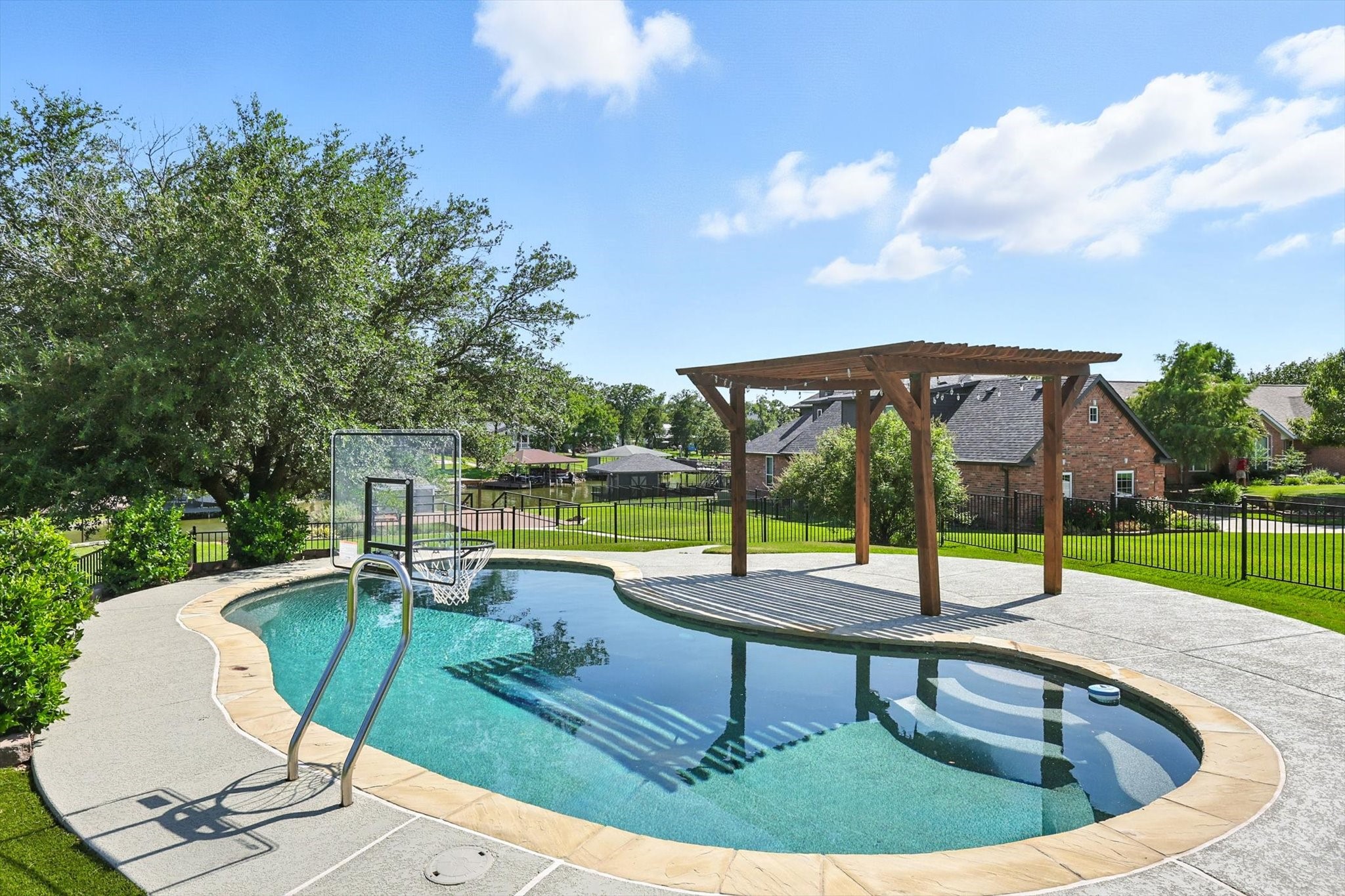 116 Seminole Drive Lake Kiowa TX 76240