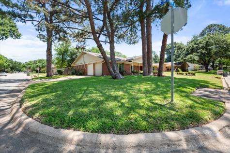 815 Vail Drive Arlington TX 76012