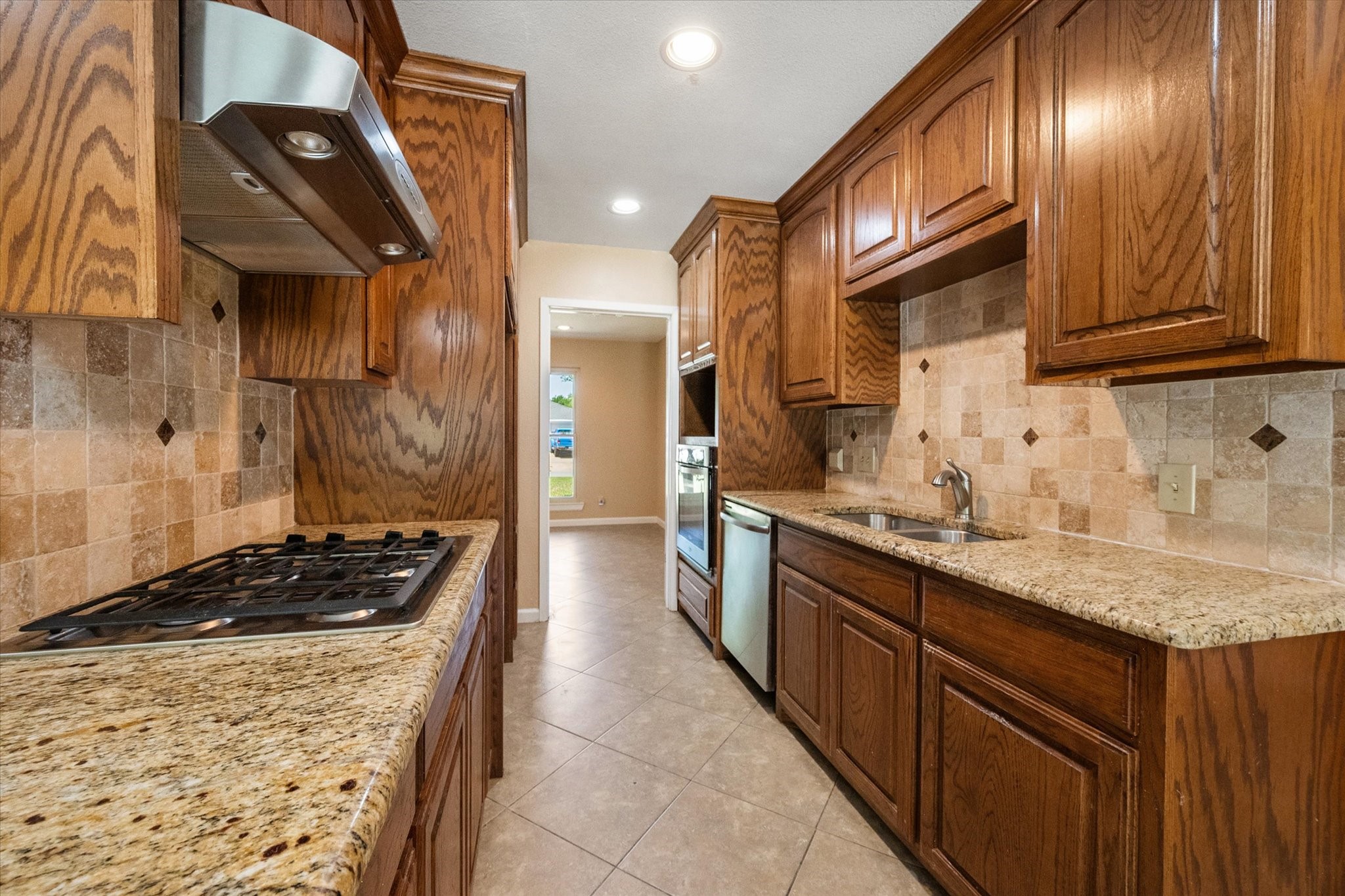815 Vail Drive Arlington TX 76012