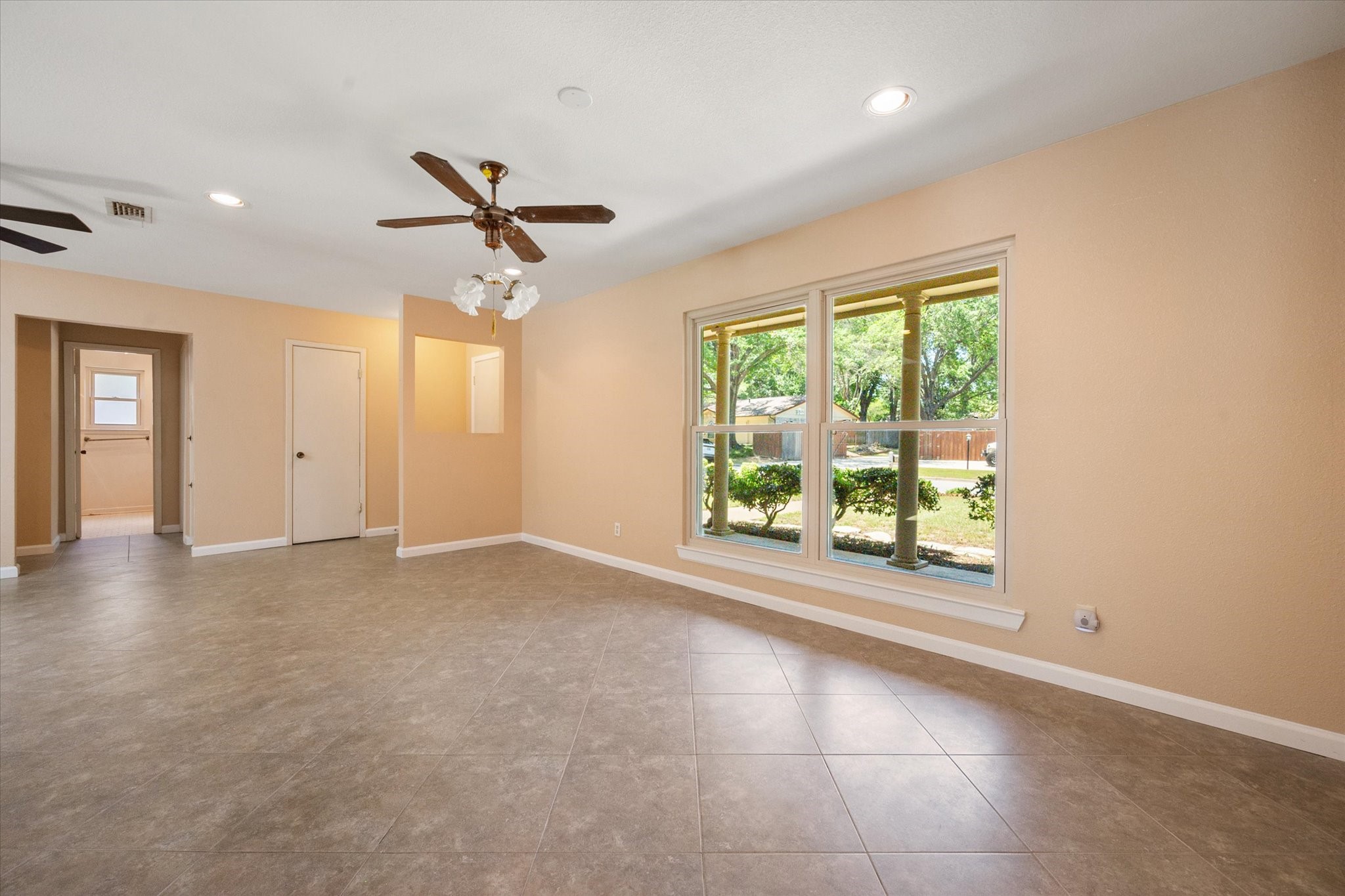 815 Vail Drive Arlington TX 76012