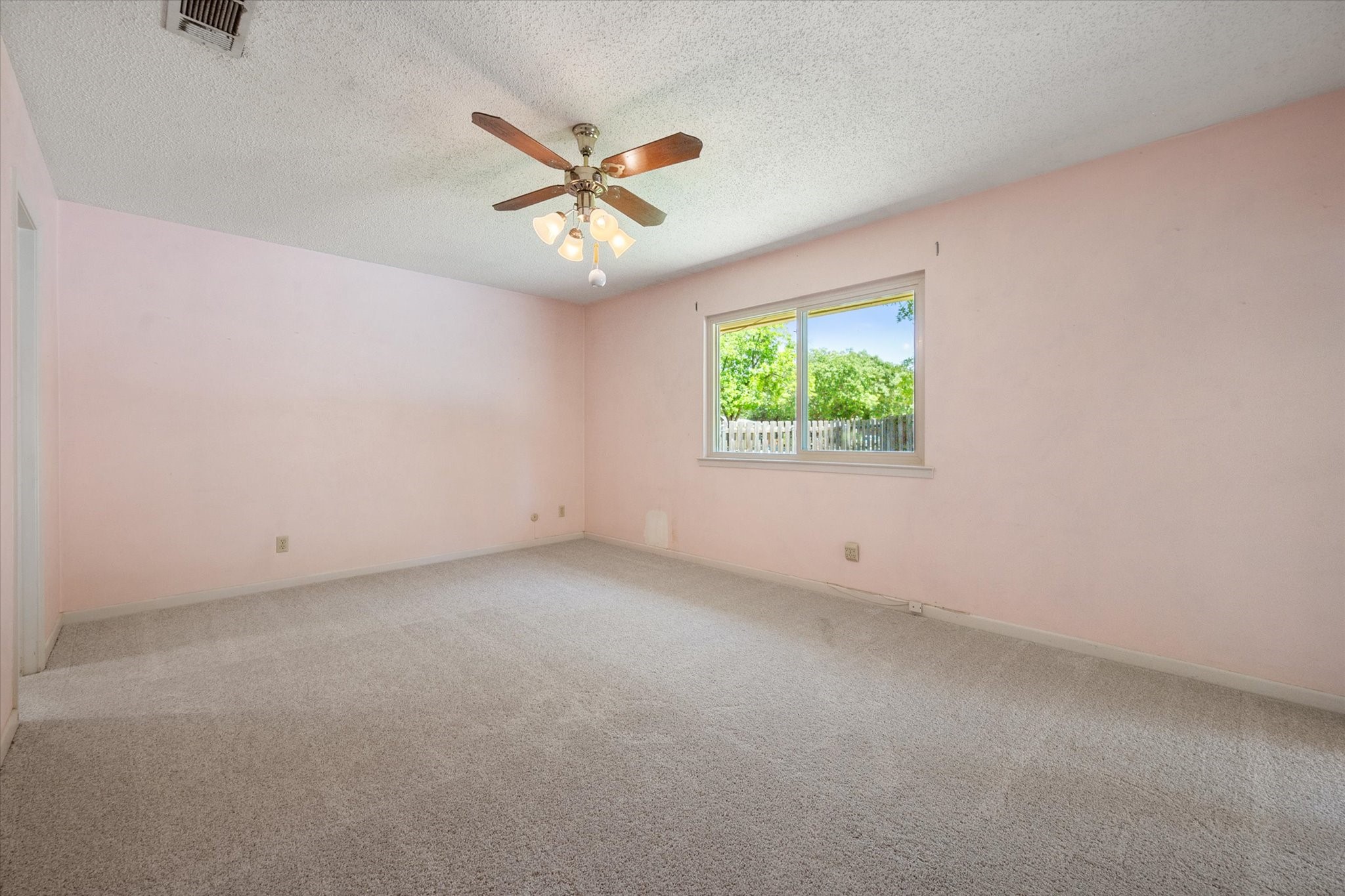815 Vail Drive Arlington TX 76012