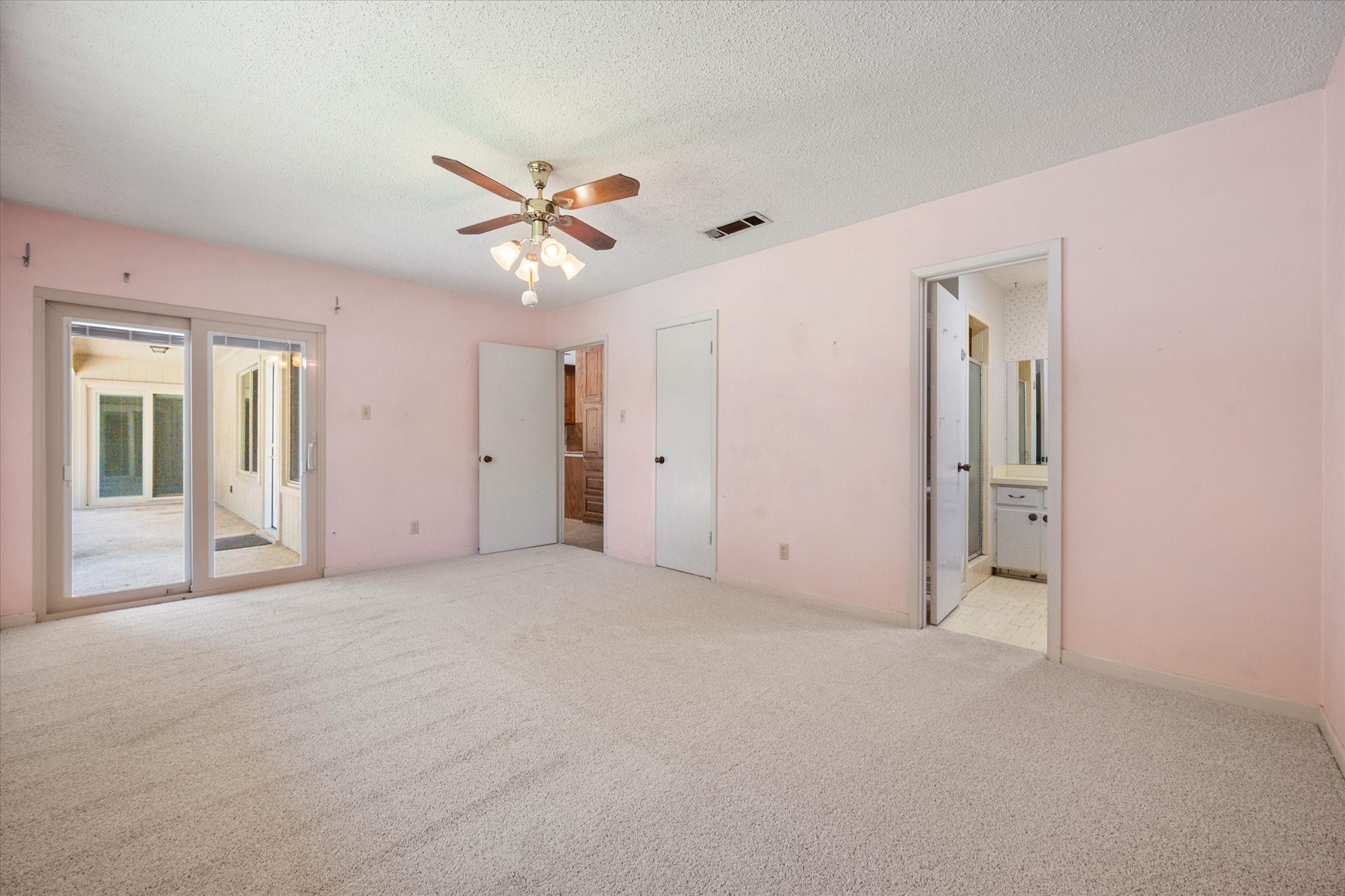 815 Vail Drive Arlington TX 76012