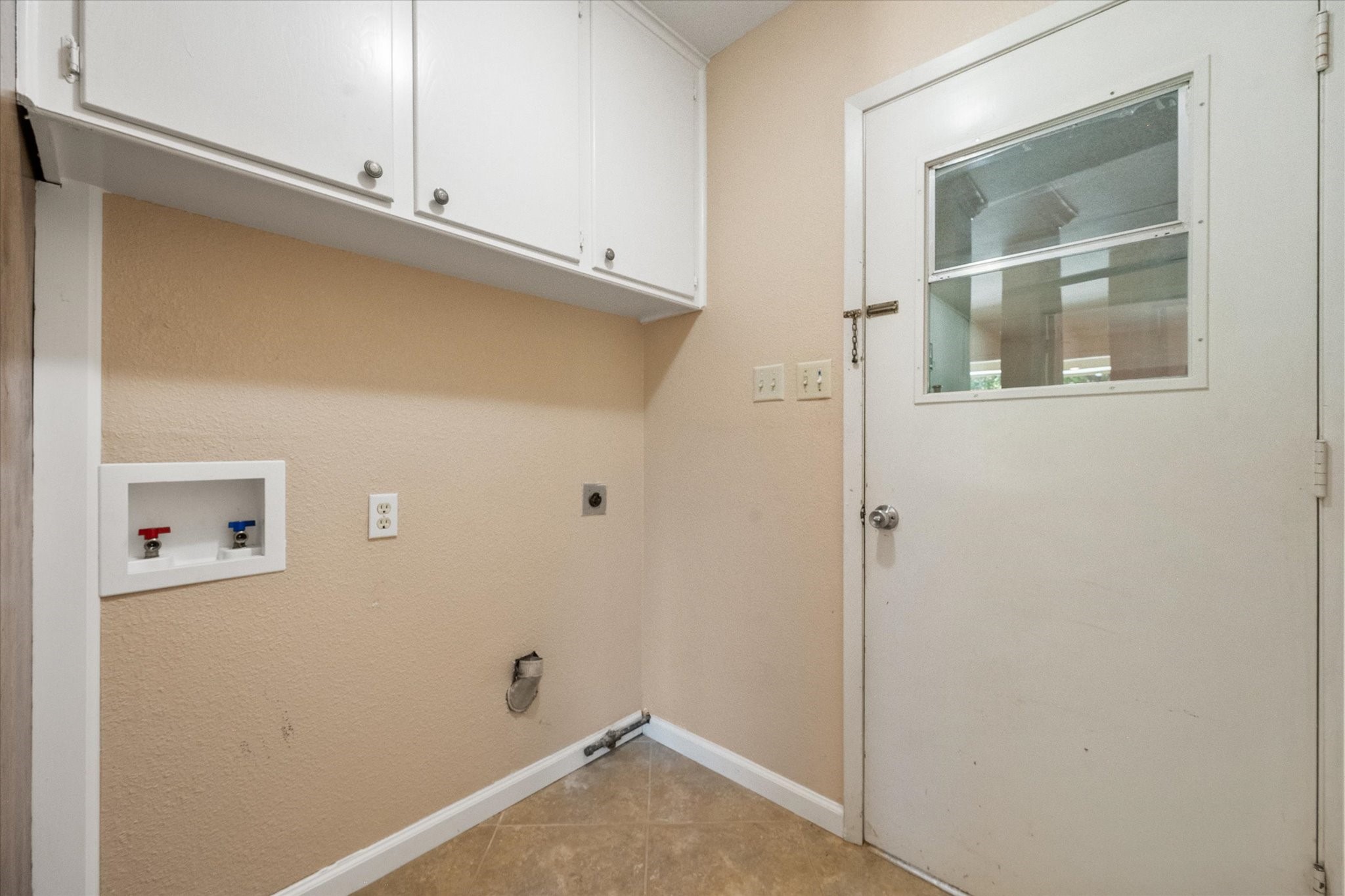 815 Vail Drive Arlington TX 76012
