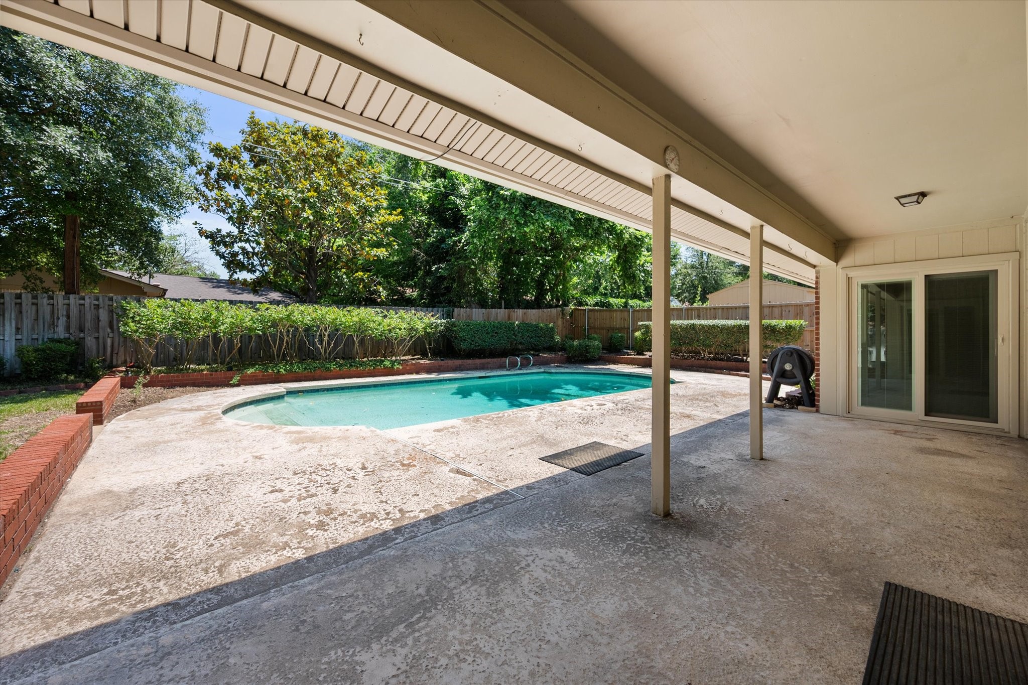 815 Vail Drive Arlington TX 76012