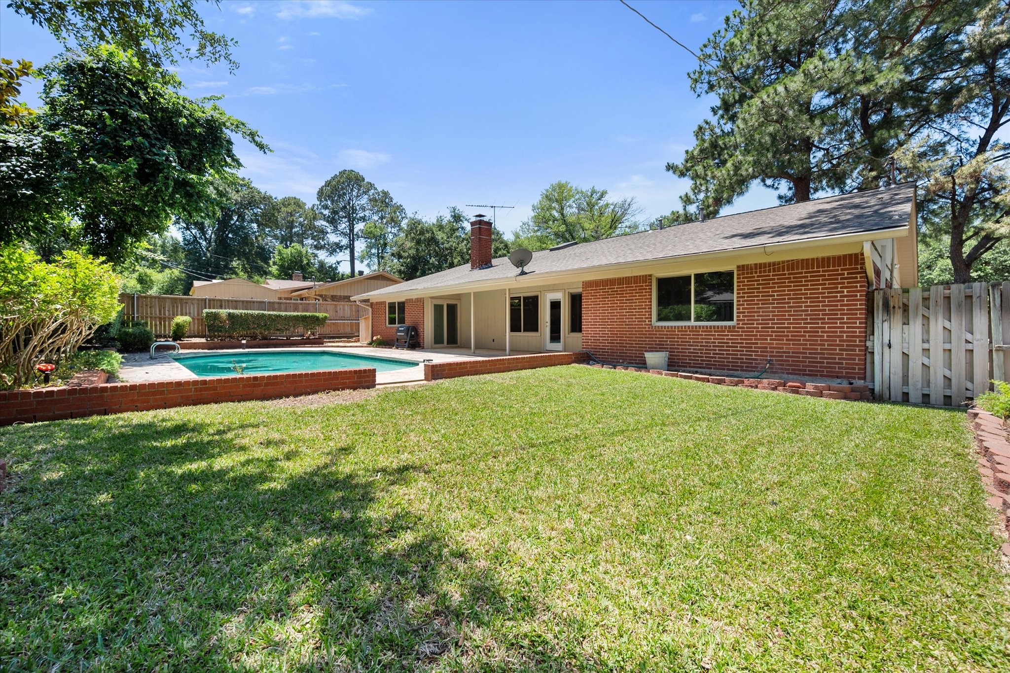 815 Vail Drive Arlington TX 76012