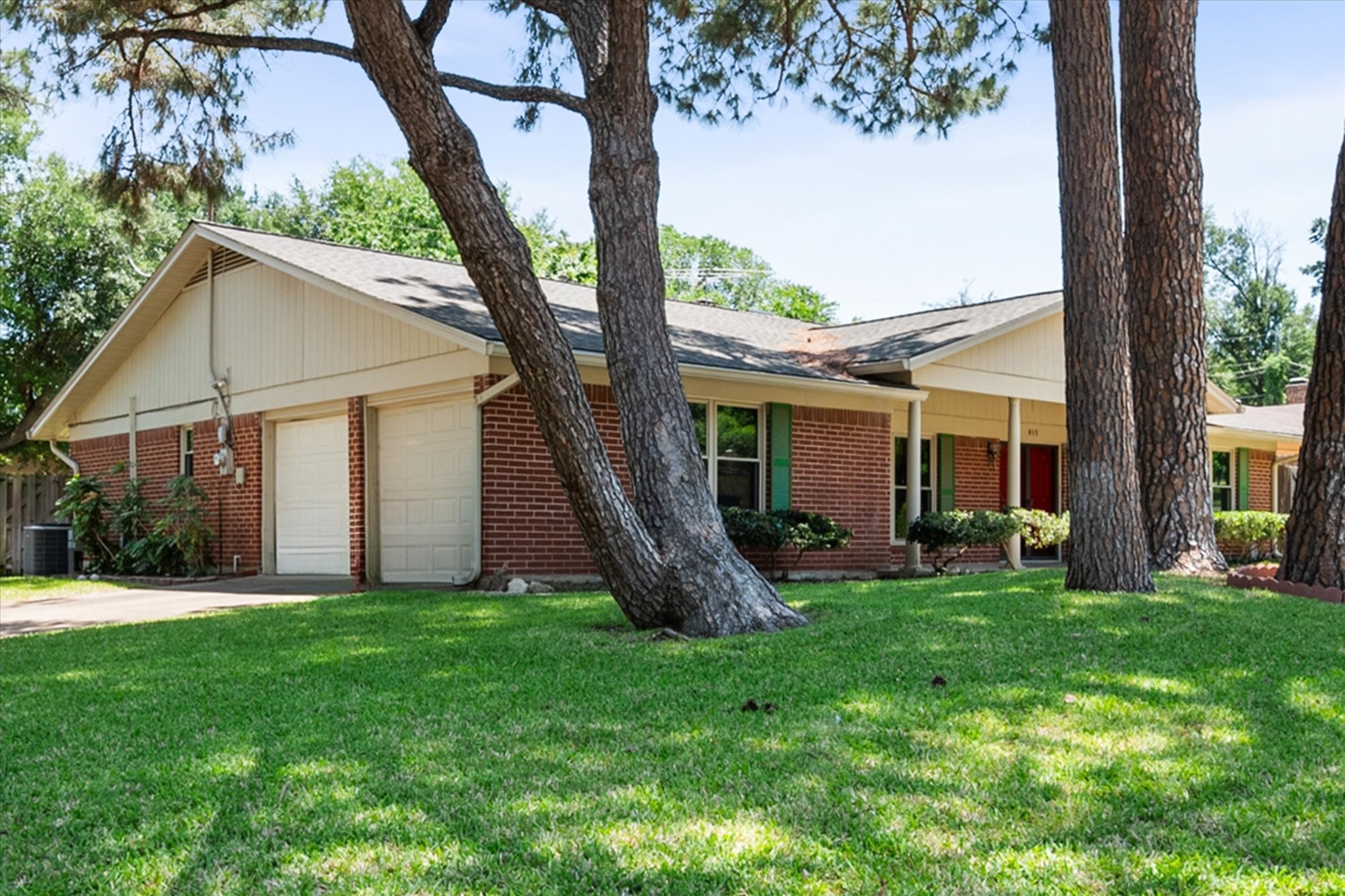 815 Vail Drive Arlington TX 76012