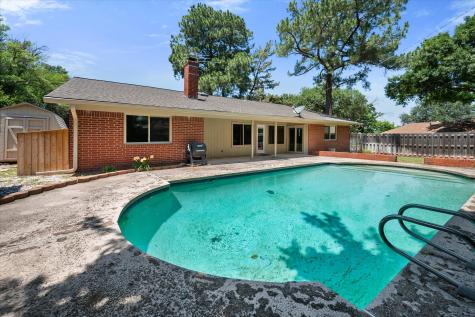 815 Vail Drive Arlington TX 76012