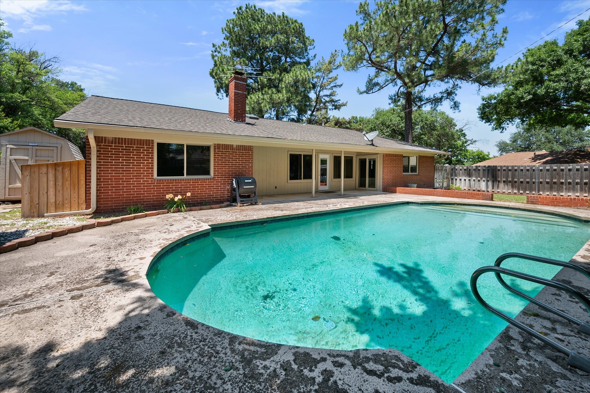 815 Vail Drive Arlington TX 76012