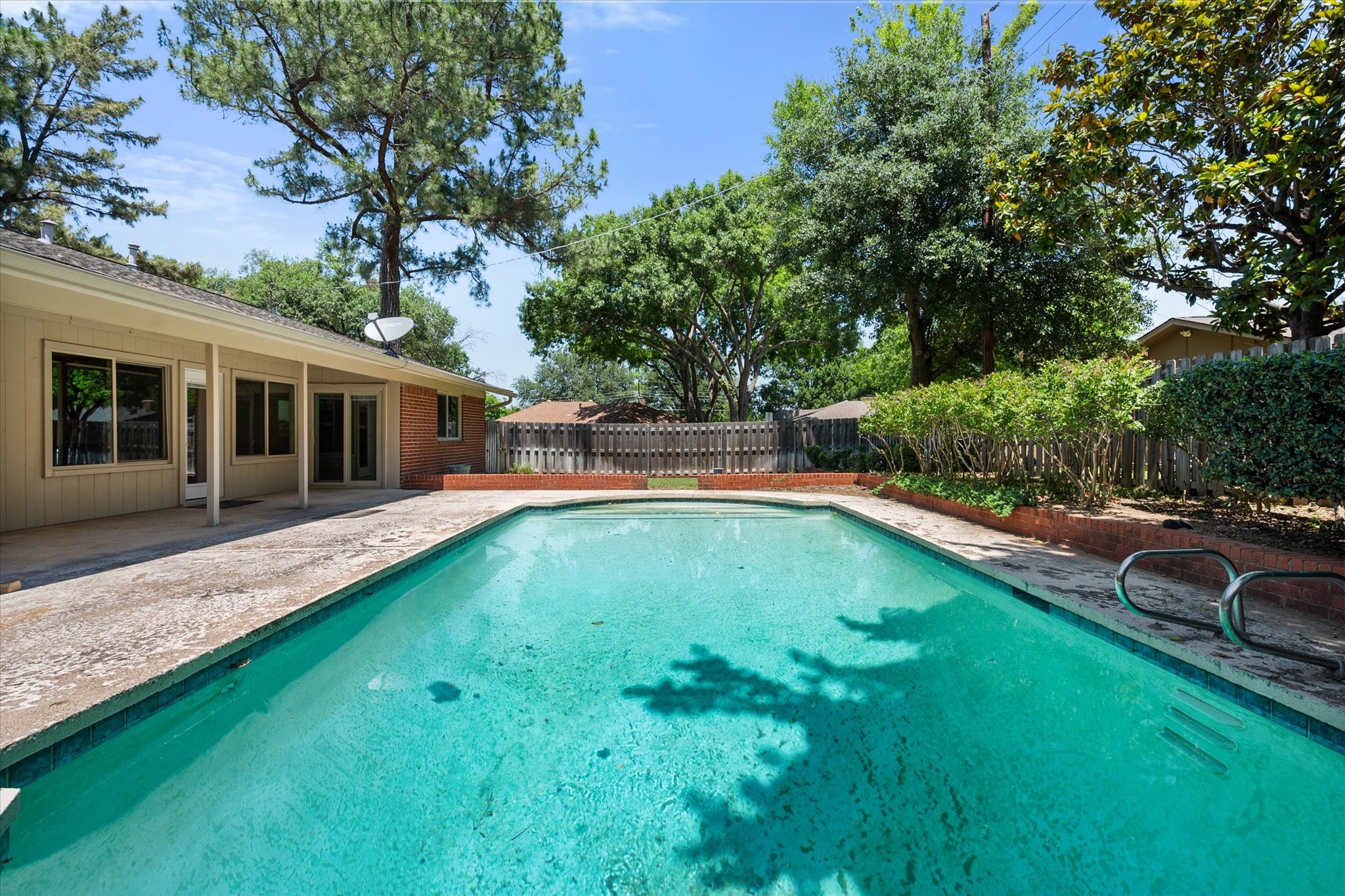 815 Vail Drive Arlington TX 76012
